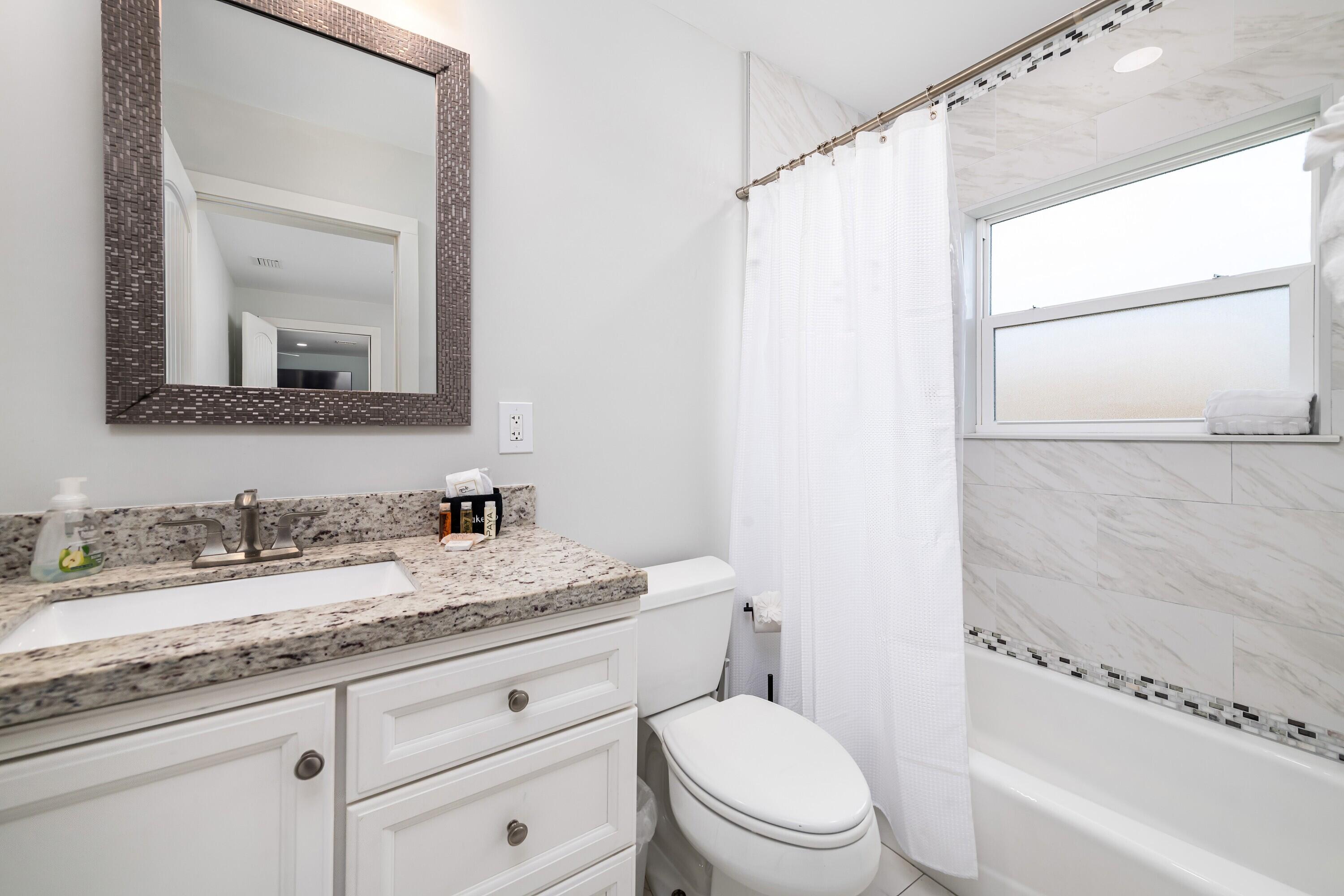 MARATHON, Florida, 33050, United States, 5 Bedrooms Bedrooms, ,4 BathroomsBathrooms,Residential,For Sale,1837177