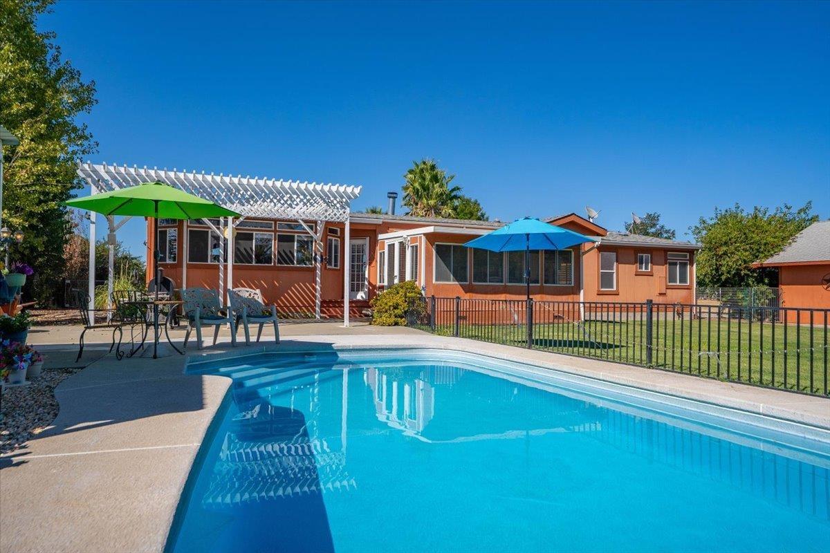 Gerber, California, 96035, United States, 4 Bedrooms Bedrooms, ,3 BathroomsBathrooms,Residential,For Sale,1927248