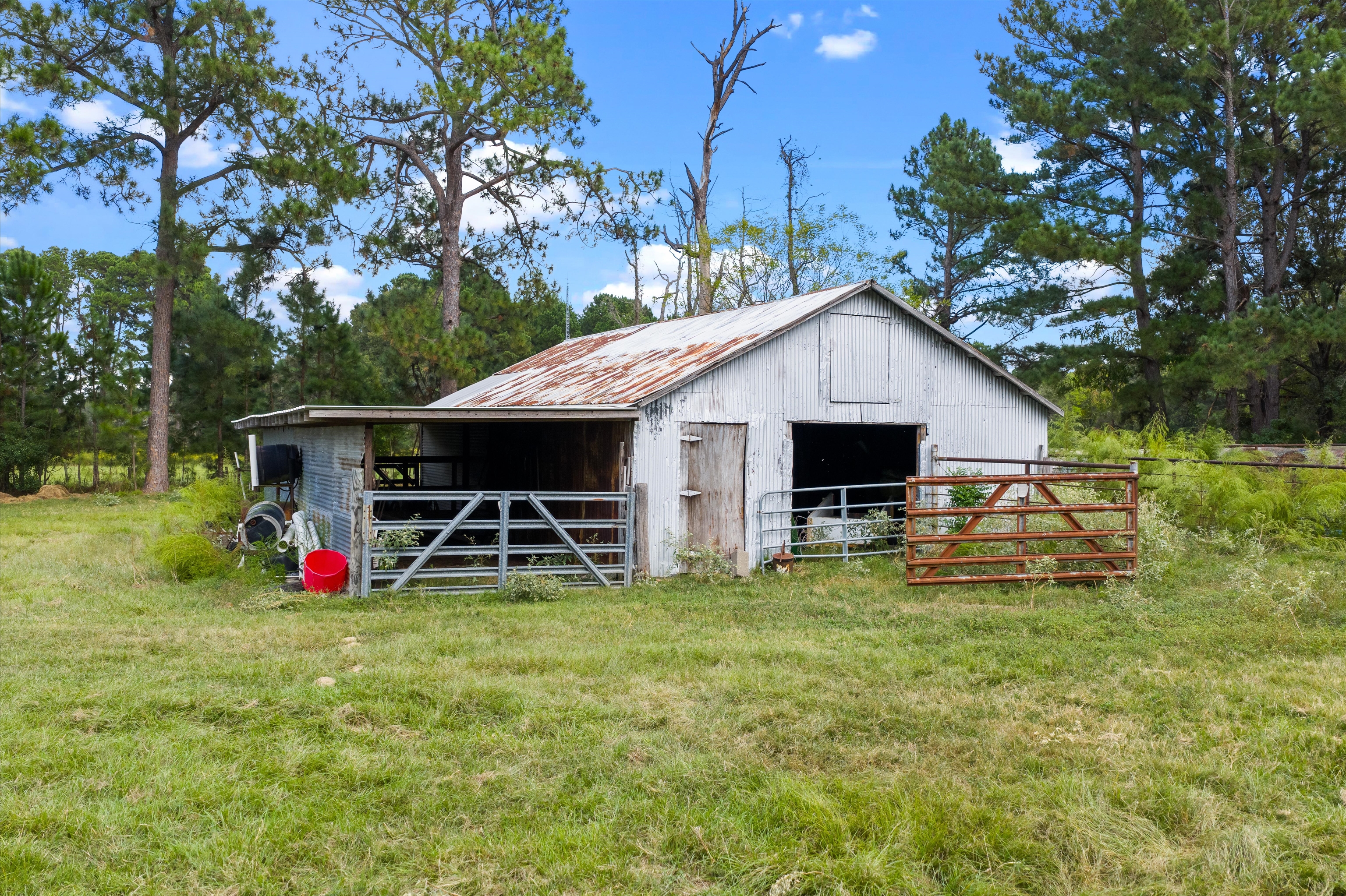 Henderson, Texas, 75654, United States, 3 Bedrooms Bedrooms, ,2 BathroomsBathrooms,Residential,For Sale,1983908