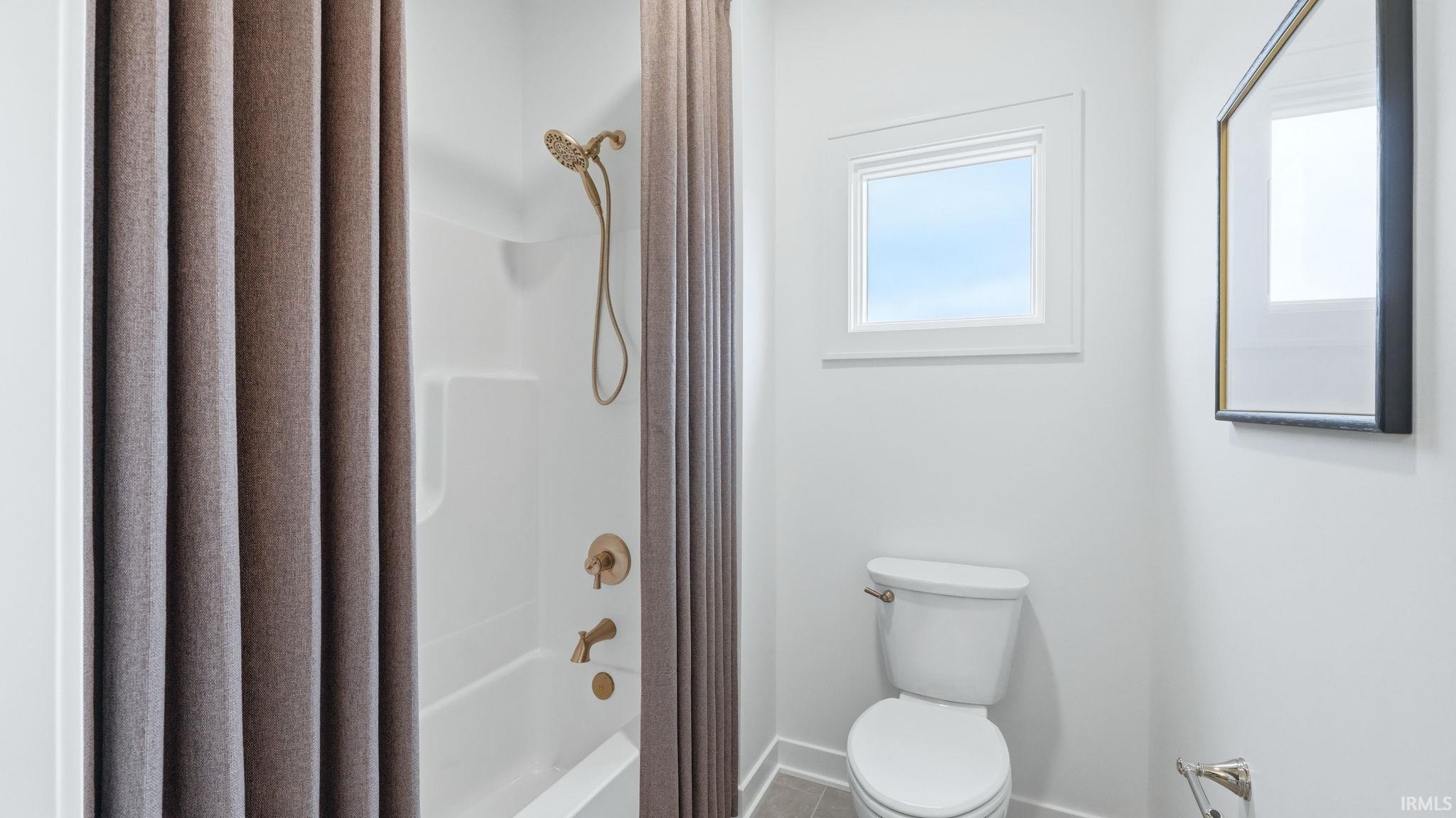 Huntertown, Indiana, 46748, United States, 3 Bedrooms Bedrooms, ,3 BathroomsBathrooms,Residential,For Sale,2009078
