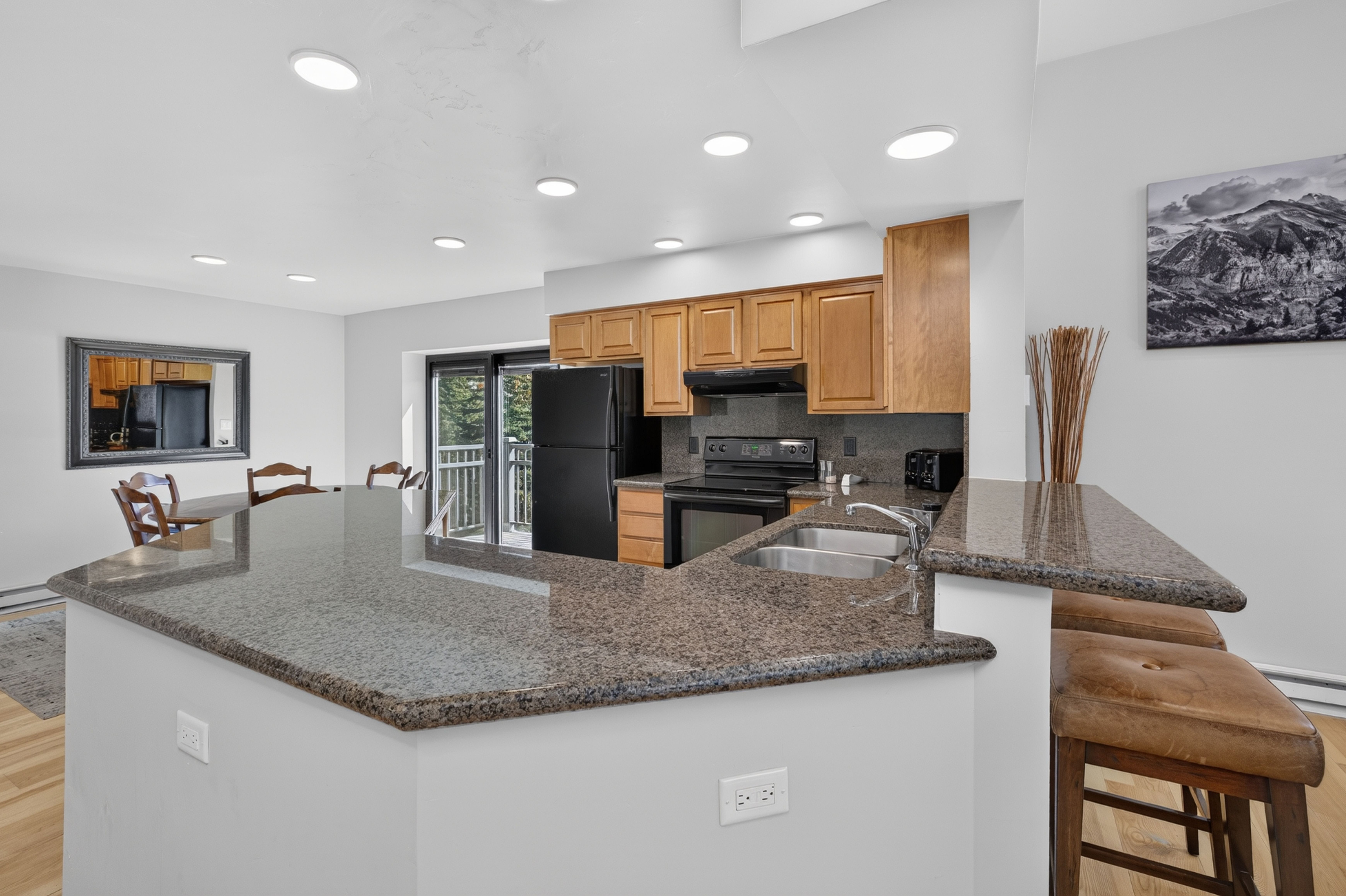  Exceptional Access to Vail