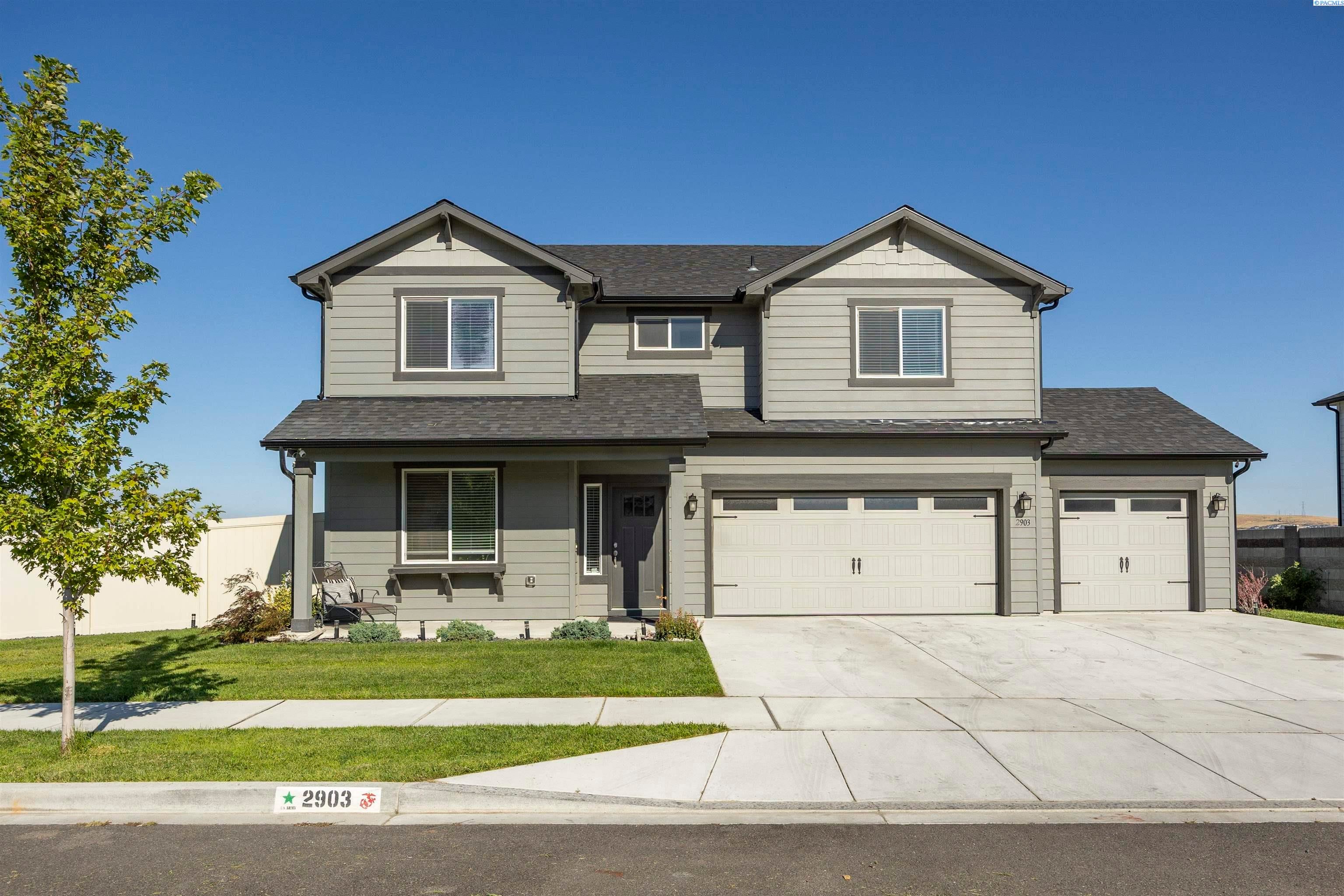 Kennewick, Washington, 99338, United States, 5 Bedrooms Bedrooms, ,3 BathroomsBathrooms,Residential,For Sale,1914232