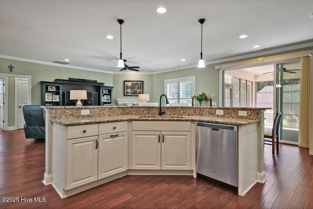 Leland, North Carolina, 28451, United States, 3 Bedrooms Bedrooms, ,3 BathroomsBathrooms,Residential,For Sale,1934267