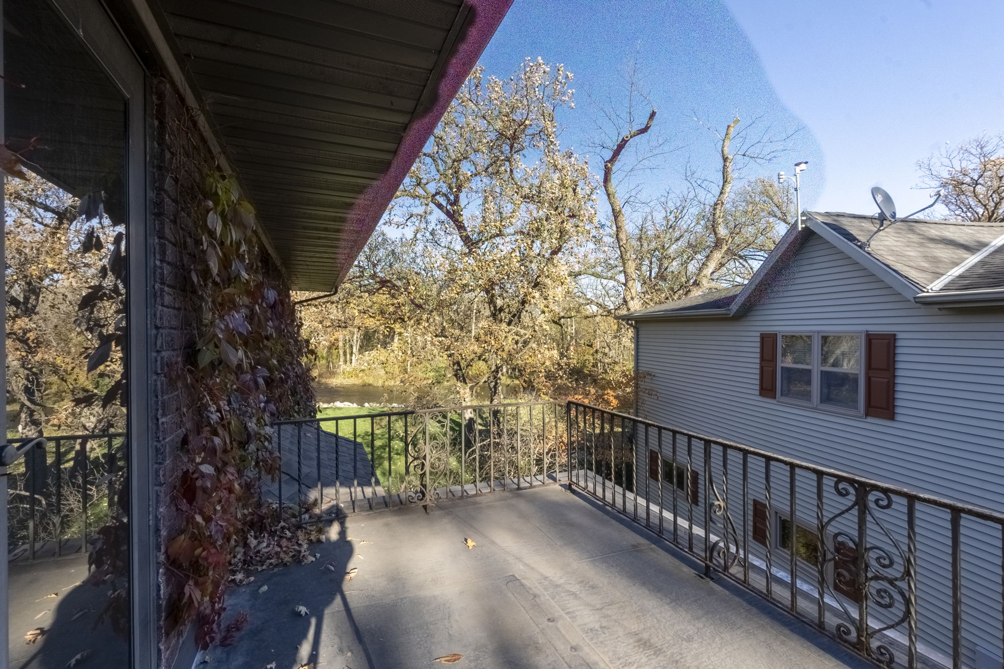 Mason City, Iowa, 50401, United States, 5 Bedrooms Bedrooms, ,3 BathroomsBathrooms,Residential,For Sale,1974101