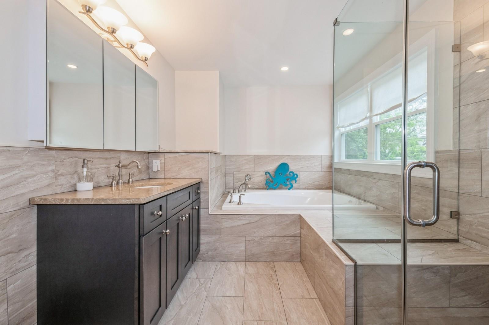 Nesconset, New York, 11767, United States, 3 Bedrooms Bedrooms, ,3 BathroomsBathrooms,Residential,For Sale,1837640