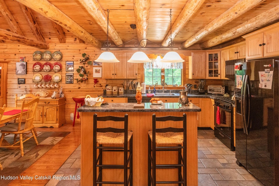 New Paltz, New York, 12561, United States, 3 Bedrooms Bedrooms, ,3 BathroomsBathrooms,Residential,For Sale,1873617