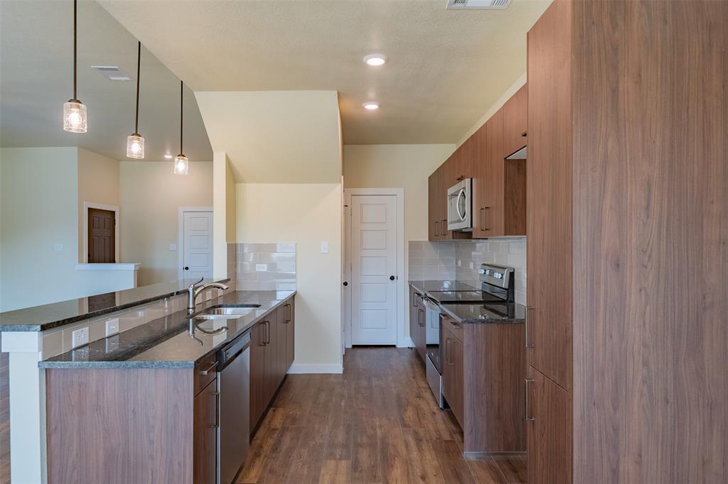 Venus, Texas, 76084, United States, 8 Bedrooms Bedrooms, ,6 BathroomsBathrooms,Residential,For Sale,1922033