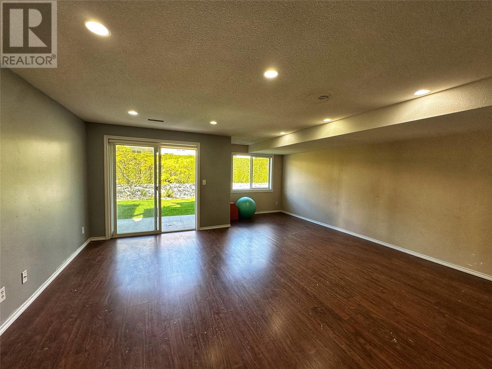 VERNON, British Columbia, V1H 1Z5, CA, 3 Bedrooms Bedrooms, ,2 BathroomsBathrooms,Residential,For Sale,1913509