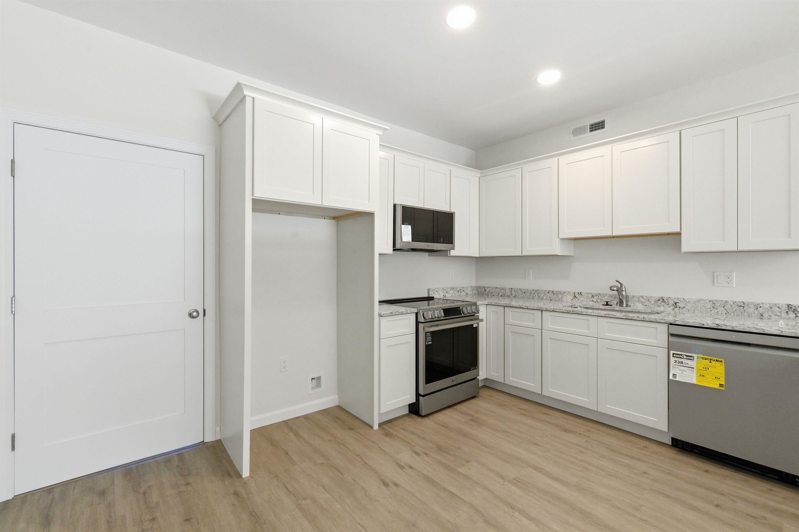 Lincoln, New Hampshire, 03251, United States, 3 Bedrooms Bedrooms, ,2 BathroomsBathrooms,Residential,For Sale,1980638