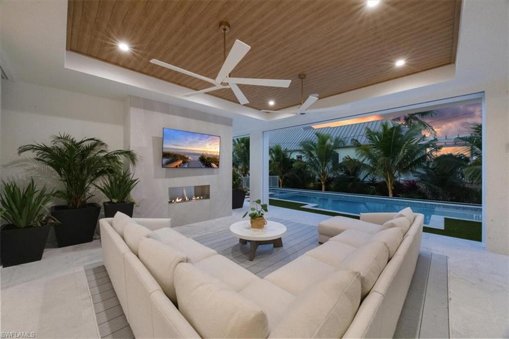 Naples, Florida, 34102, United States, 4 Bedrooms Bedrooms, ,6 BathroomsBathrooms,Residential,For Sale,1987557