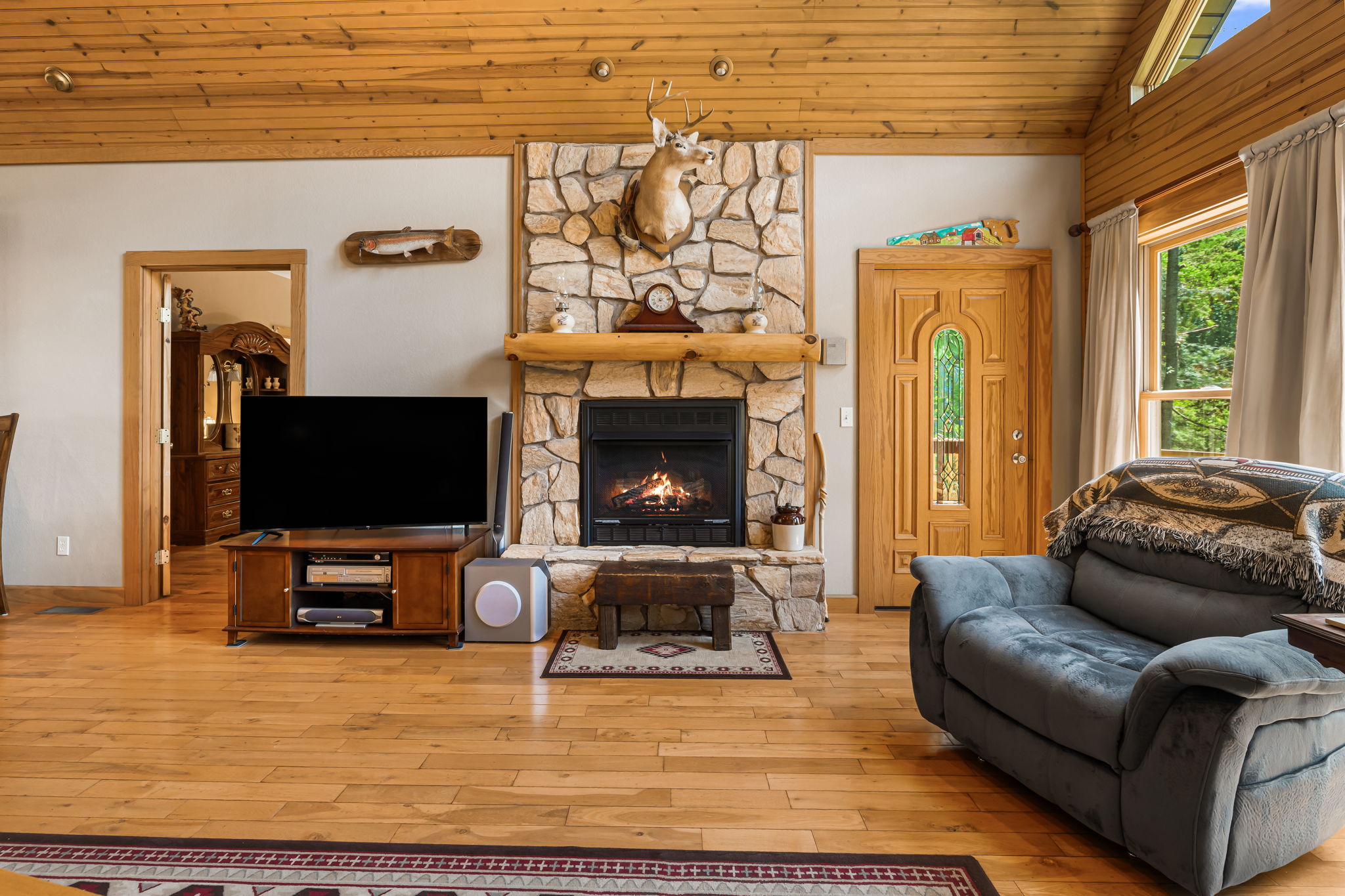 Burnsville, North Carolina, 28714, United States, 2 Bedrooms Bedrooms, ,Residential,For Sale,1931797