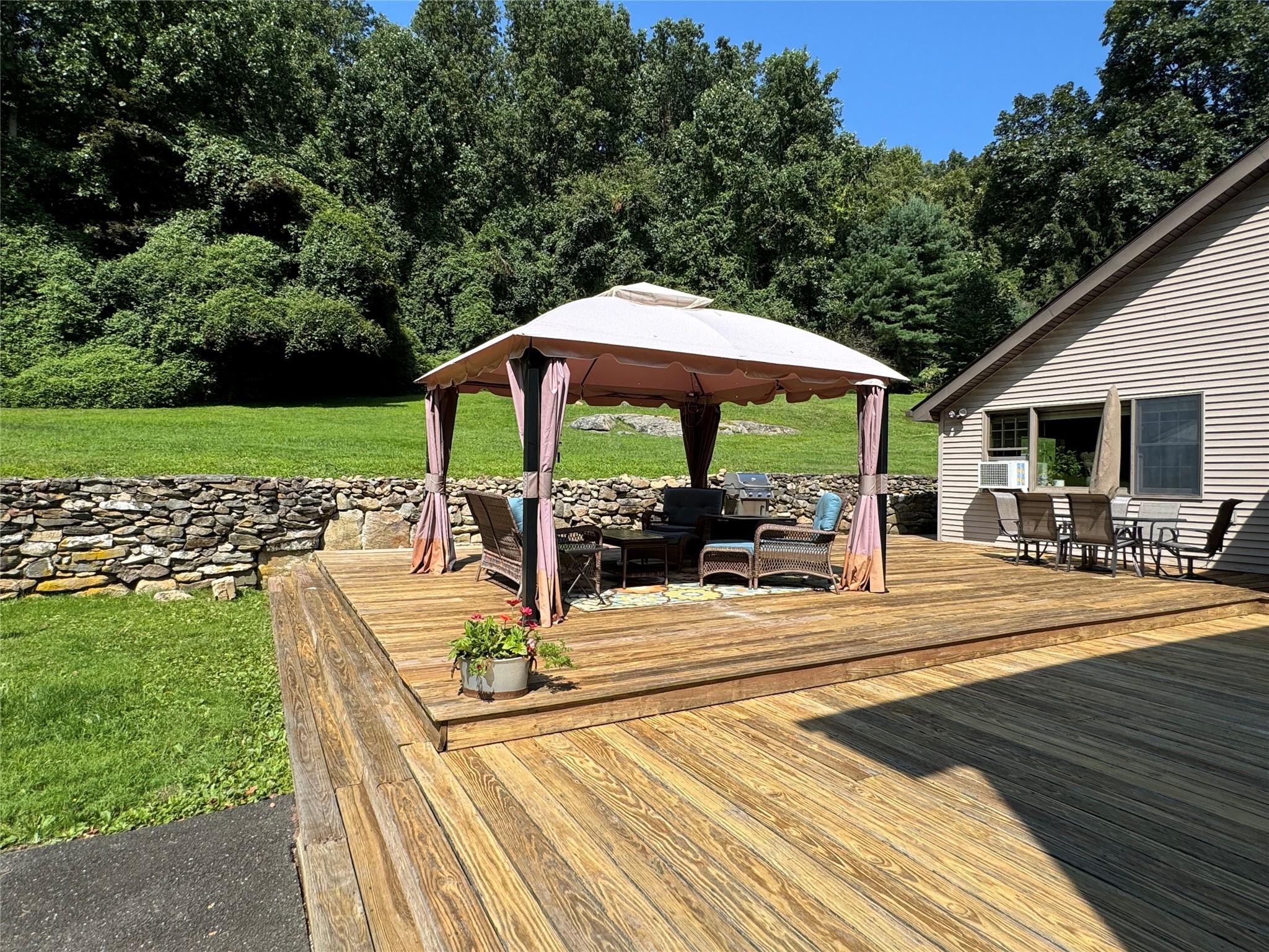 Ossining, New York, 10562, United States, 3 Bedrooms Bedrooms, ,2 BathroomsBathrooms,Residential,For Sale,1847273