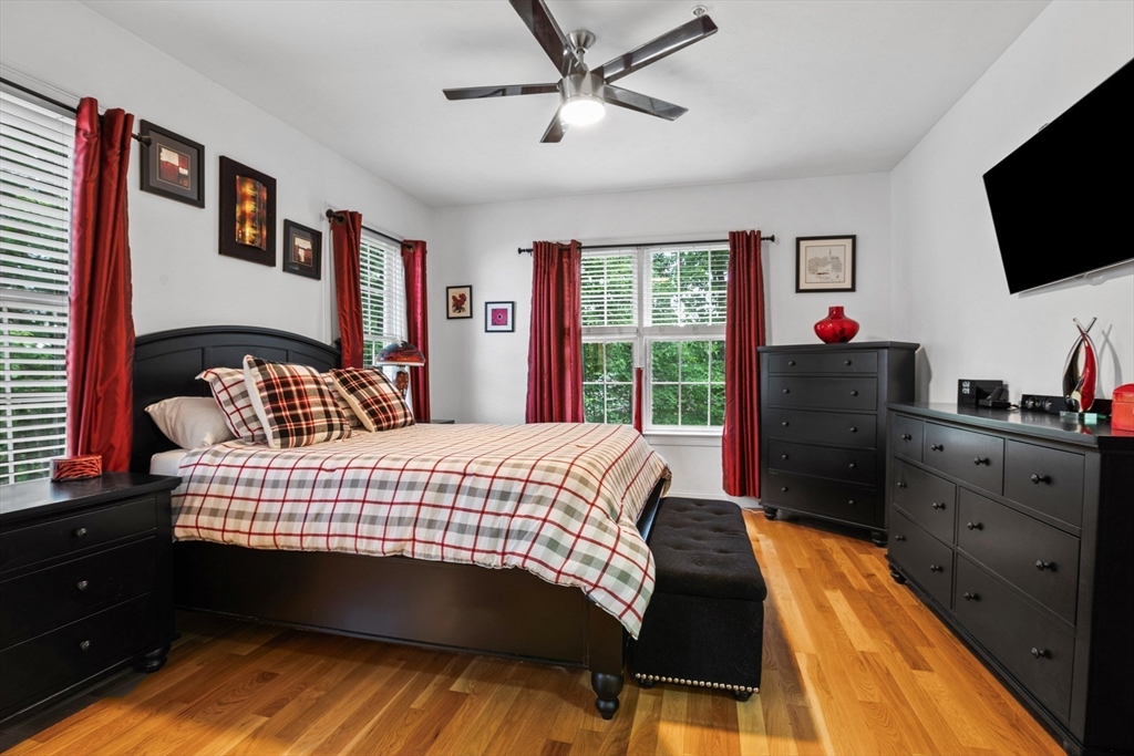 Westford, Massachusetts, 01886, United States, 3 Bedrooms Bedrooms, ,4 BathroomsBathrooms,Residential,For Sale,1923619