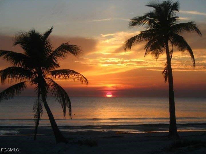 Fort Myers Beach, Florida, 33931, United States, 2 Bedrooms Bedrooms, ,2 BathroomsBathrooms,Residential,For Sale,1987327