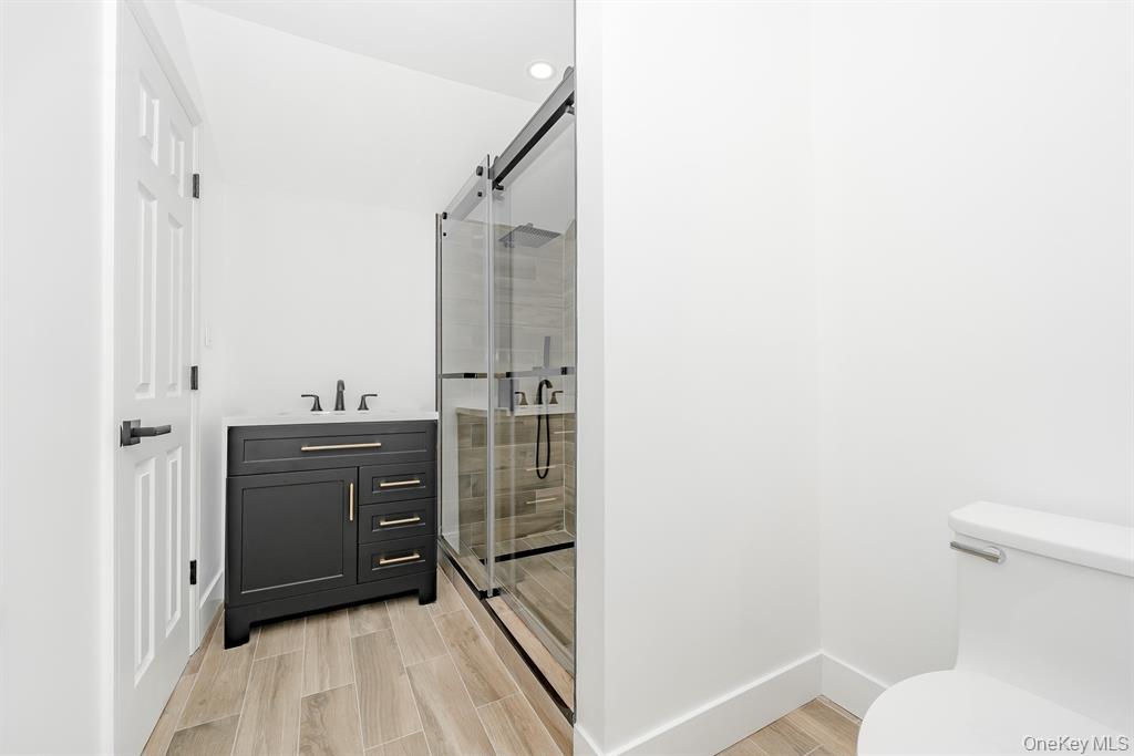 West Babylon, New York, 1704, United States, 3 Bedrooms Bedrooms, ,2 BathroomsBathrooms,Residential,For Sale,1950805