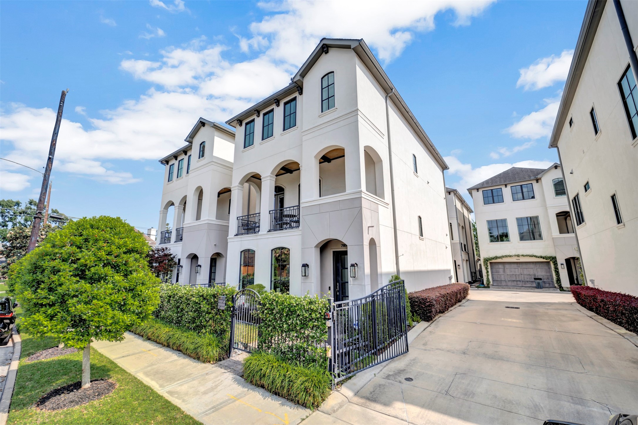Houston, Texas, 77055, United States, 3 Bedrooms Bedrooms, ,4 BathroomsBathrooms,Residential,For Sale,1866931