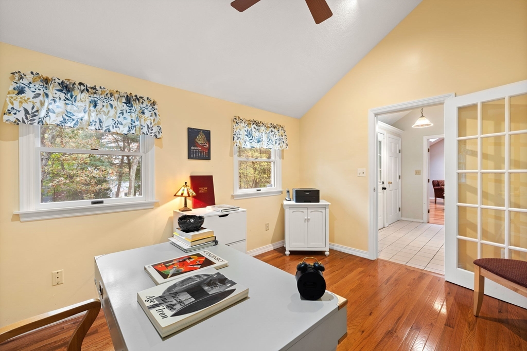 Andover, Massachusetts, 01810, United States, 4 Bedrooms Bedrooms, ,3 BathroomsBathrooms,Residential,For Sale,1987628