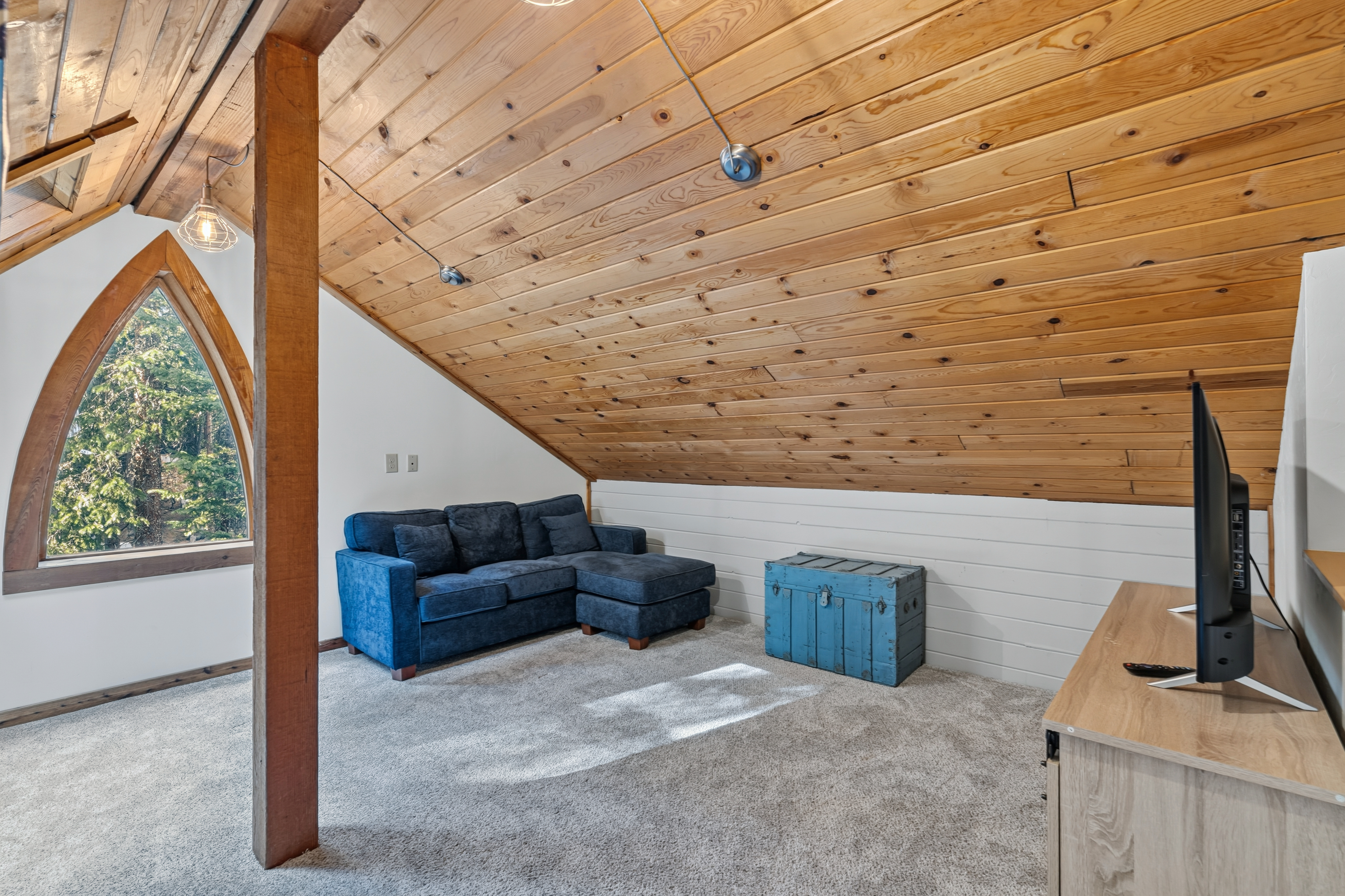  Cozy Cabin 1/2 Acre Backing to National Forest and Minutes from Main Street - 物件實景