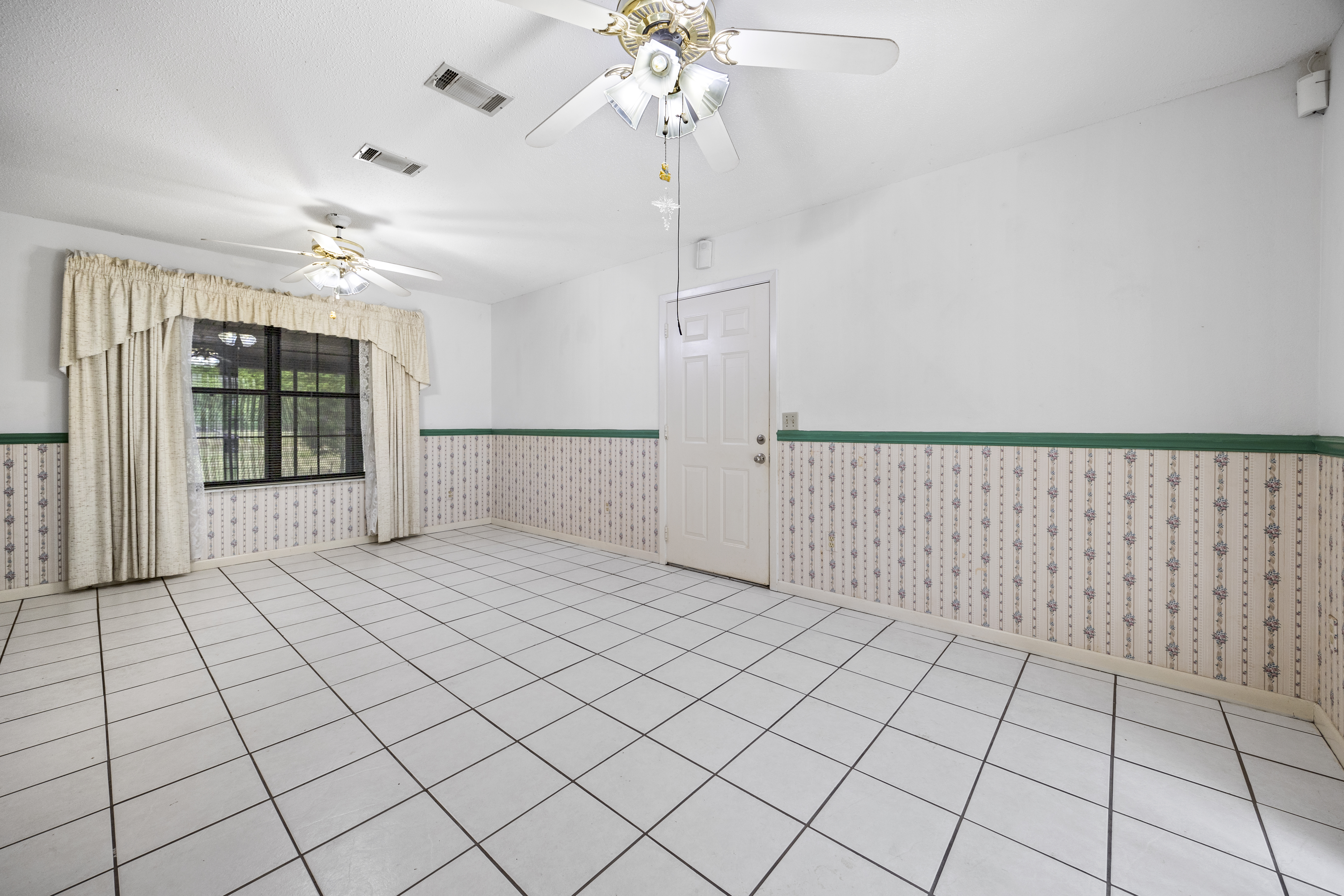LAKE CITY, Florida, 32024, United States, 4 Bedrooms Bedrooms, ,2 BathroomsBathrooms,Residential,For Sale,1794227