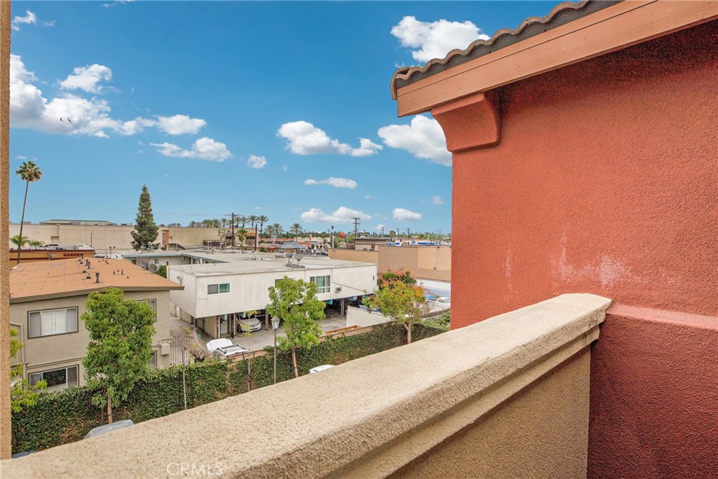 Lakewood, California, 90715, United States, 3 Bedrooms Bedrooms, ,4 BathroomsBathrooms,Residential,For Sale,1860565