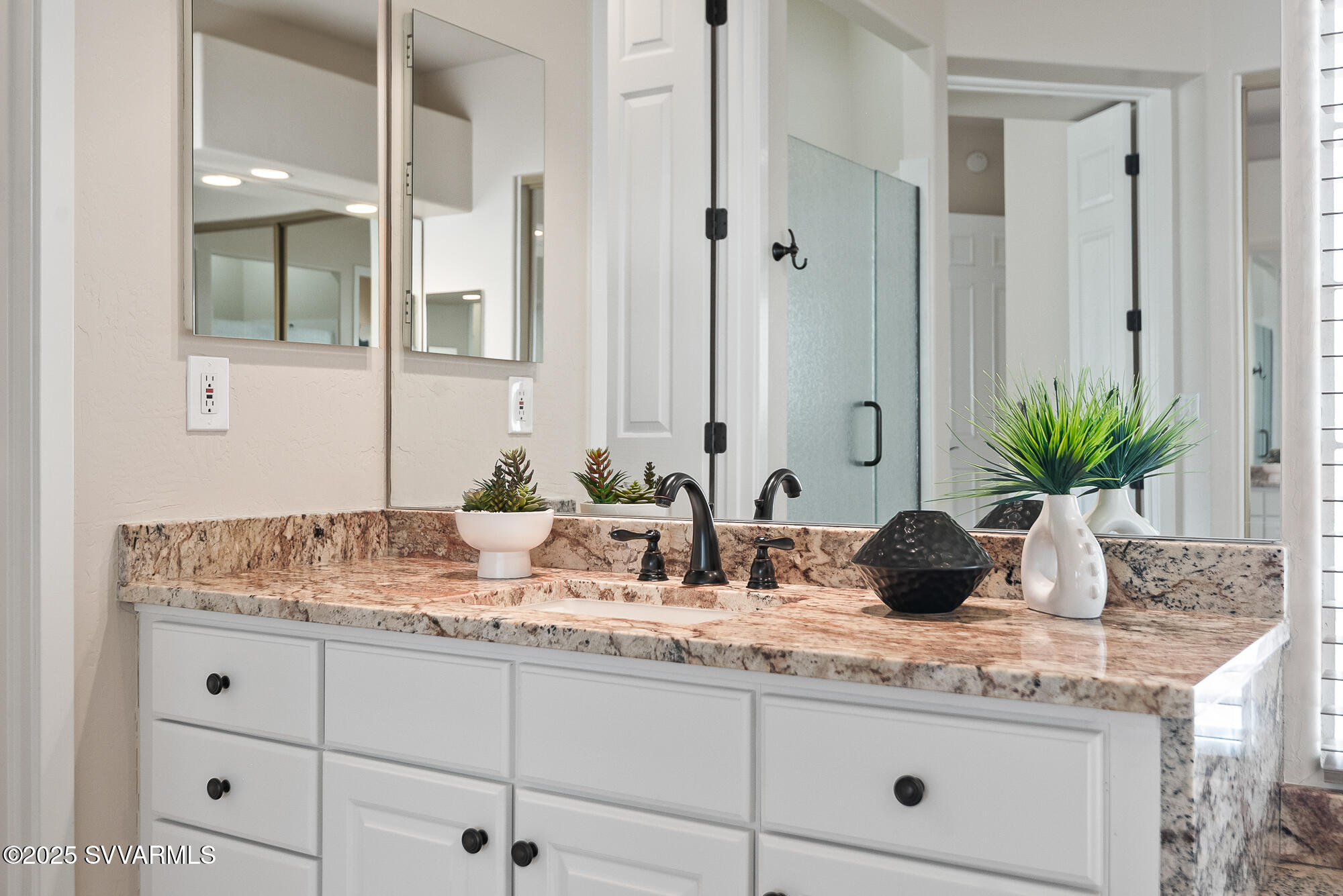 Sedona, Arizona, 86351, United States, 2 Bedrooms Bedrooms, ,2 BathroomsBathrooms,Residential,For Sale,1883707