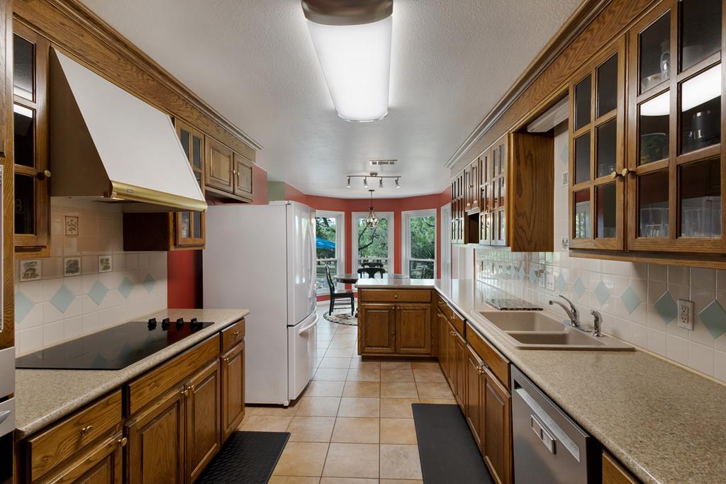 Llano, Texas, 78643, United States, 3 Bedrooms Bedrooms, ,2 BathroomsBathrooms,Residential,For Sale,1869749