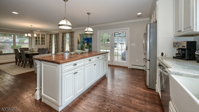 Kinnelon Boro, New Jersey, 07405, United States, 4 Bedrooms Bedrooms, ,5 BathroomsBathrooms,Residential,For Sale,1932382
