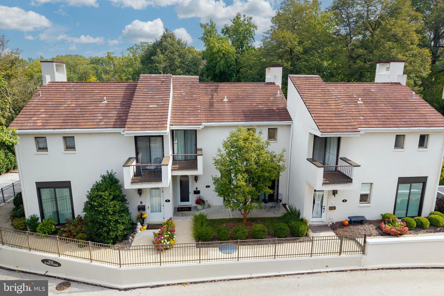 DEVON, Pennsylvania, 19333, United States, 2 Bedrooms Bedrooms, ,3 BathroomsBathrooms,Residential,For Sale,1980248