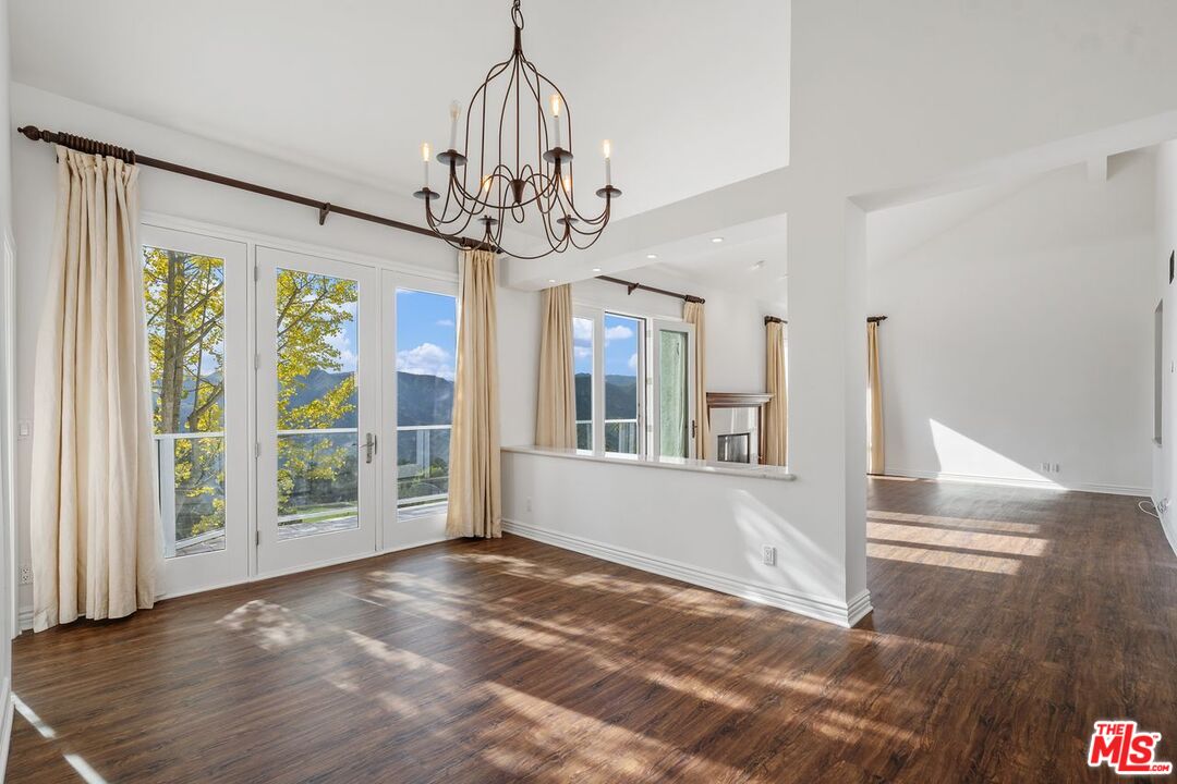 Pacific Palisades, California, 90272, United States, 2 Bedrooms Bedrooms, ,2 BathroomsBathrooms,Residential,For Sale,1991274