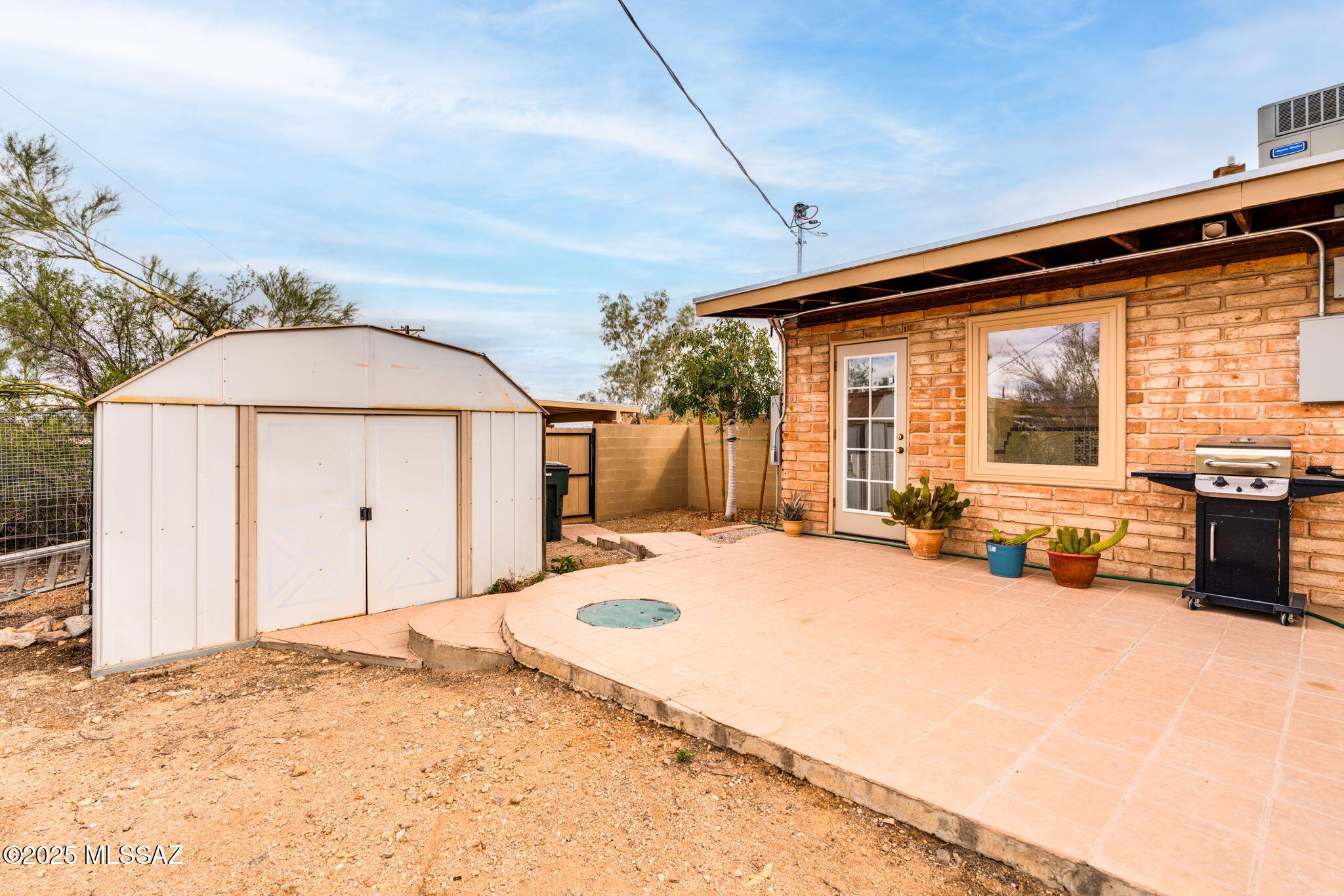 Tucson, Arizona, 85745, United States, 3 Bedrooms Bedrooms, ,3 BathroomsBathrooms,Residential,For Sale,1997512