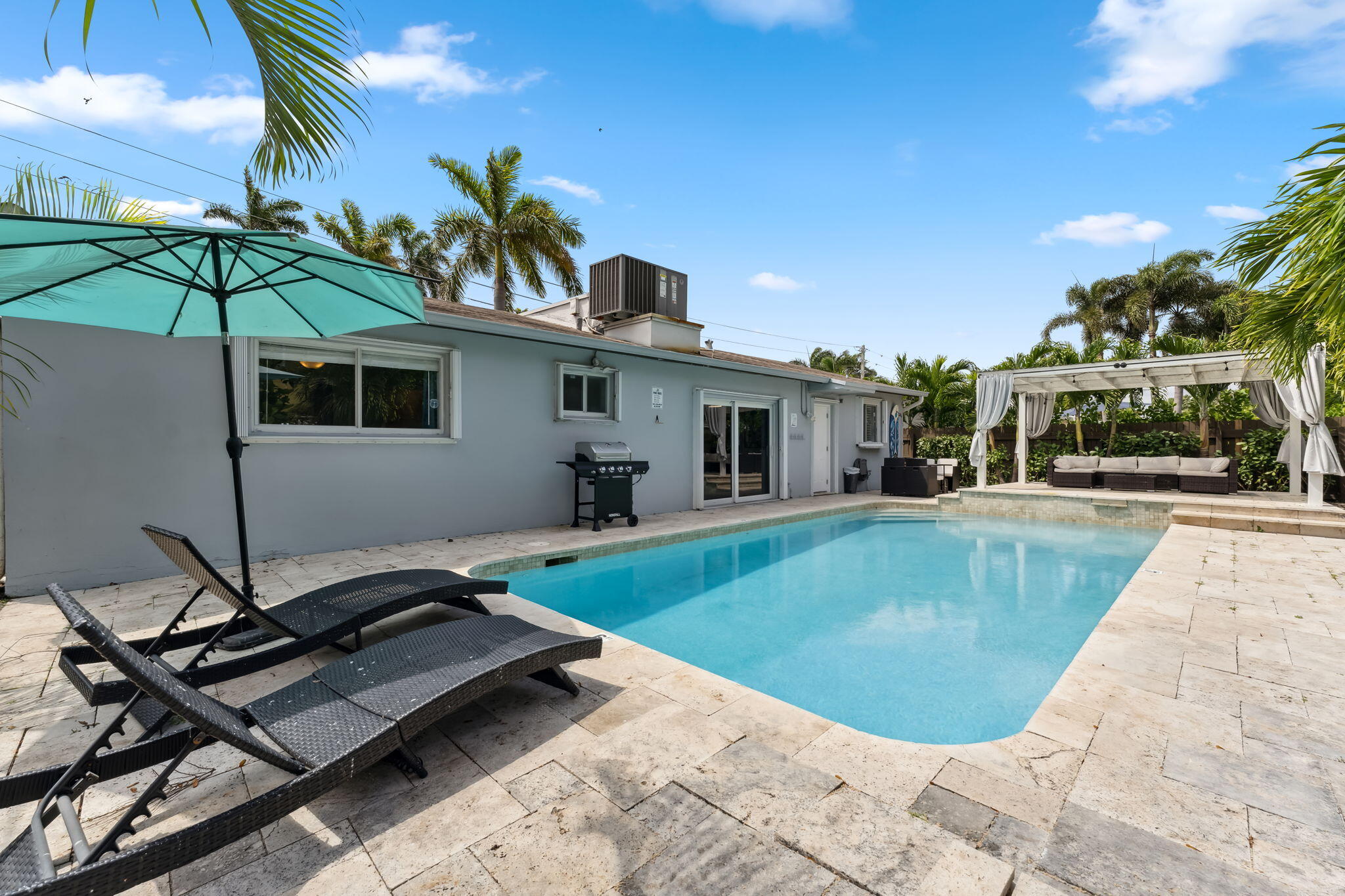 Hollywood, Florida, 33019, United States, 4 Bedrooms Bedrooms, ,3 BathroomsBathrooms,Residential,For Sale,1934699