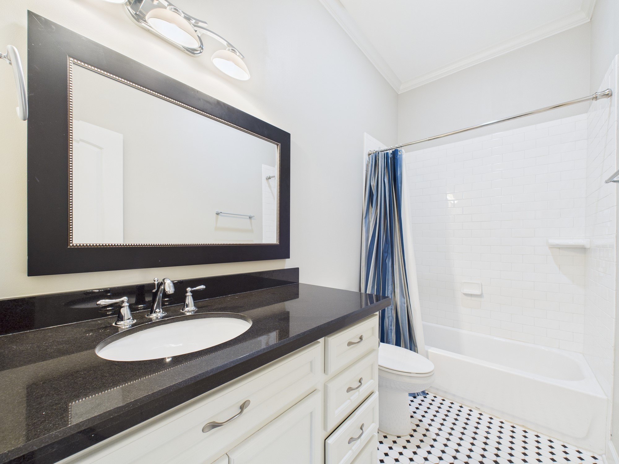 Houston, Texas, 77007, United States, 3 Bedrooms Bedrooms, ,4 BathroomsBathrooms,Residential,For Sale,1990777