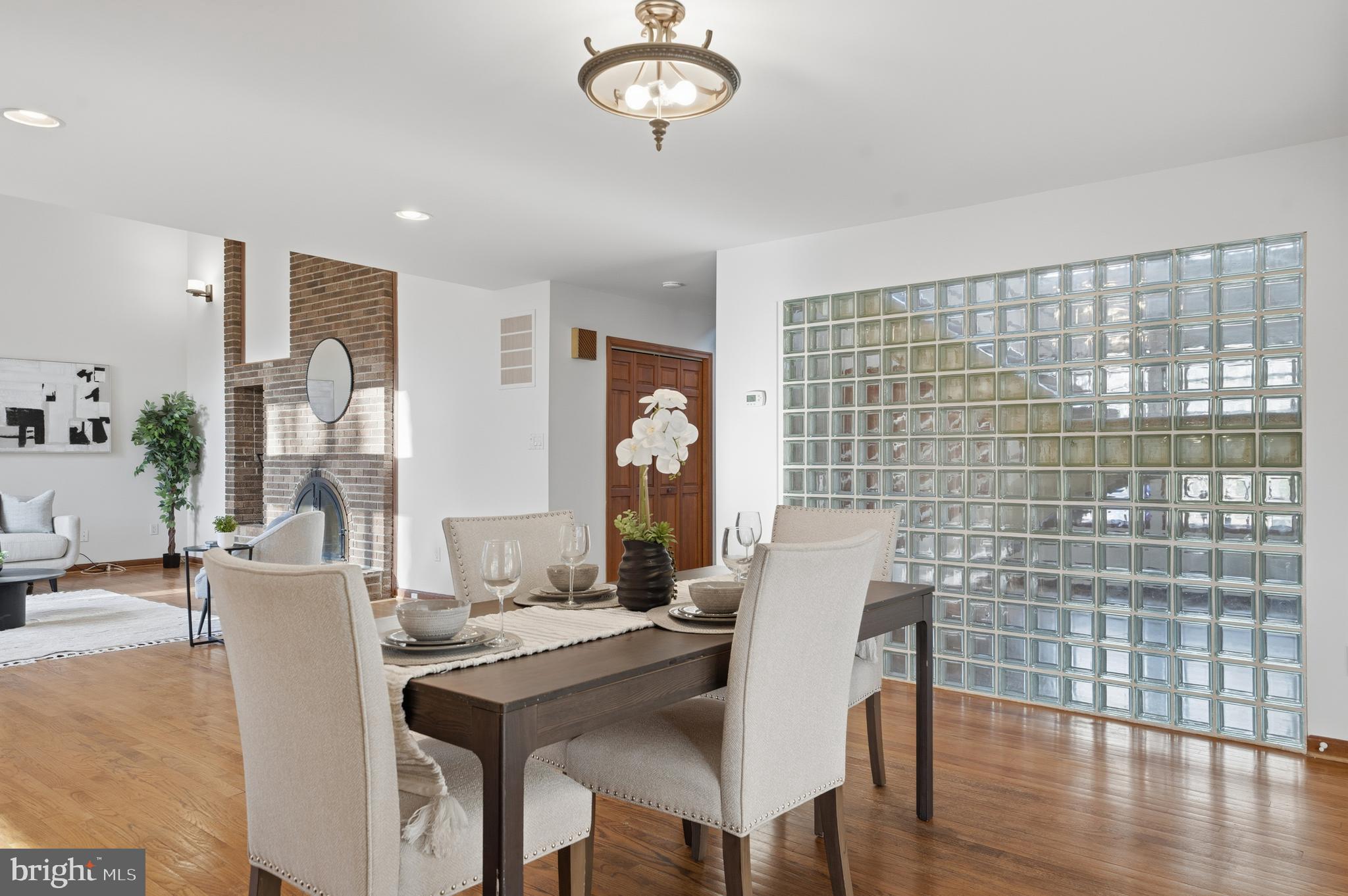 La Plata, Maryland, 20646, United States, 5 Bedrooms Bedrooms, ,4 BathroomsBathrooms,Residential,For Sale,1994243