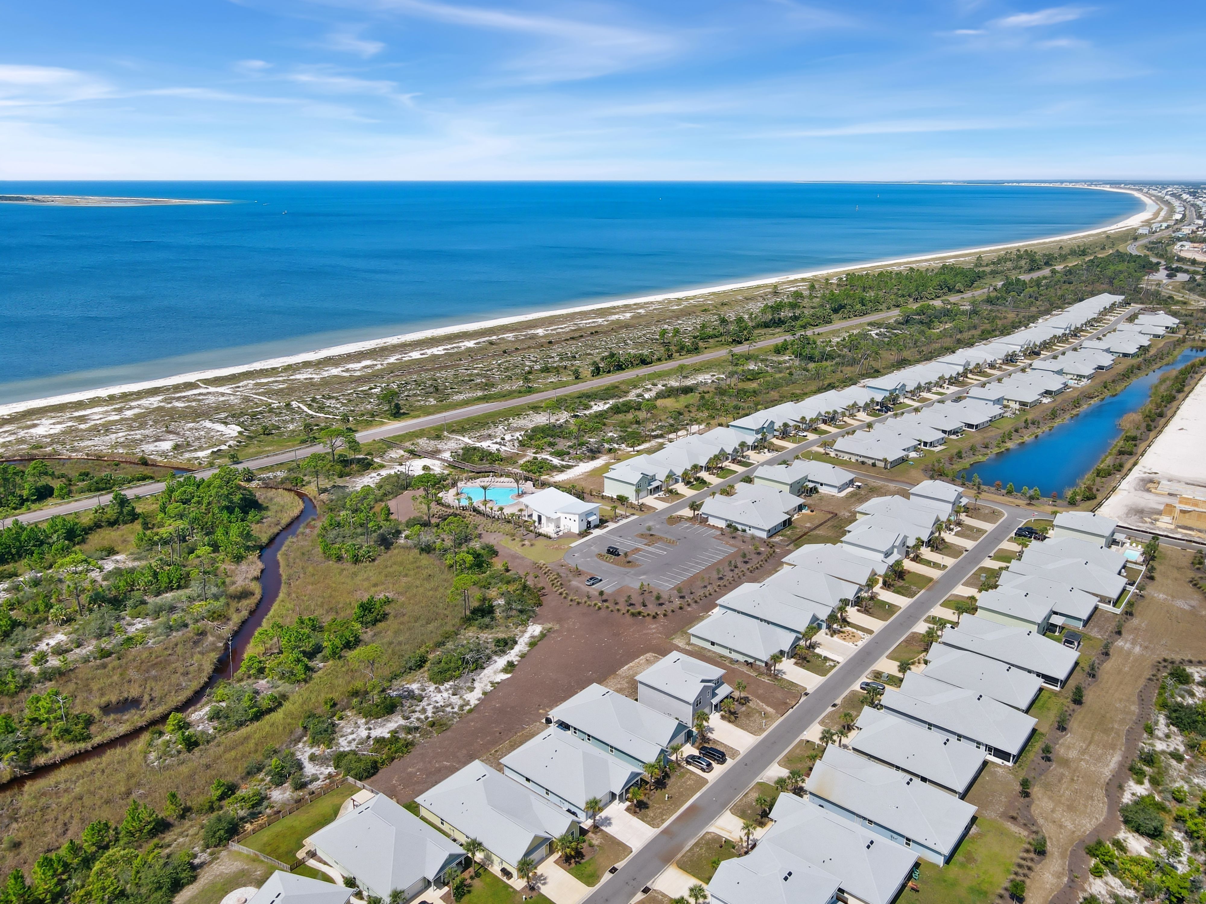  Coastal Retreat With Resort Amenities In WindMark Beach - 物件實景