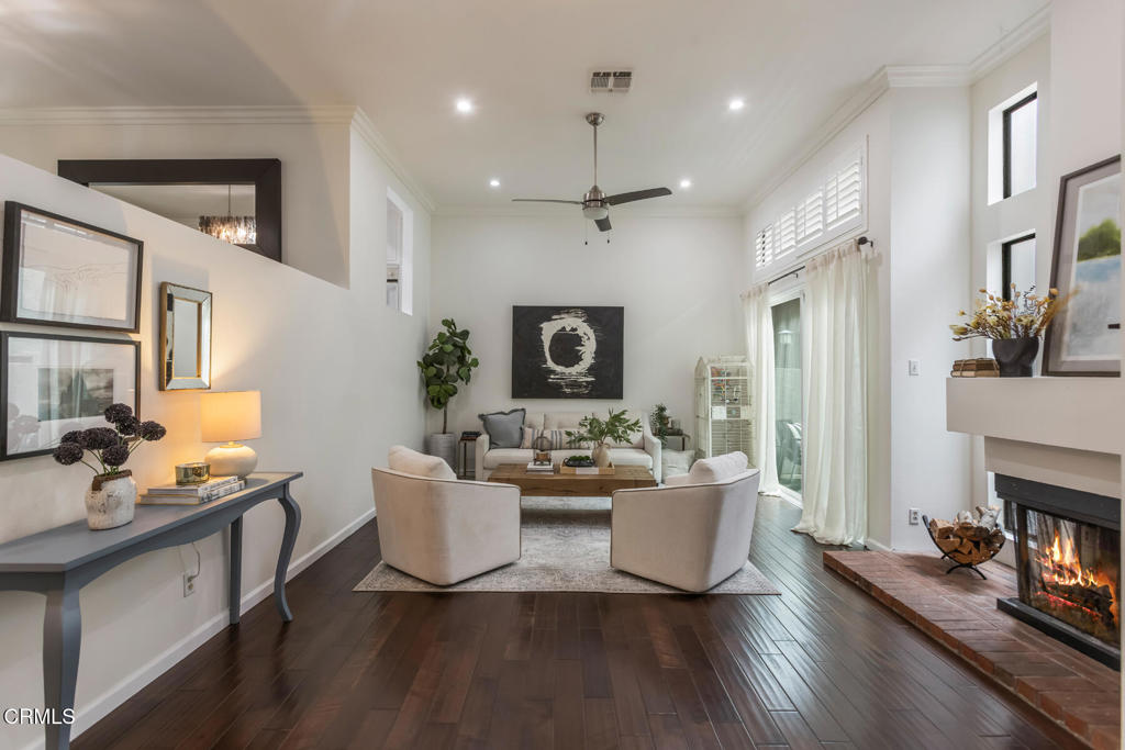 Valley Village, California, 91607, United States, 3 Bedrooms Bedrooms, ,3 BathroomsBathrooms,Residential,For Sale,1957788