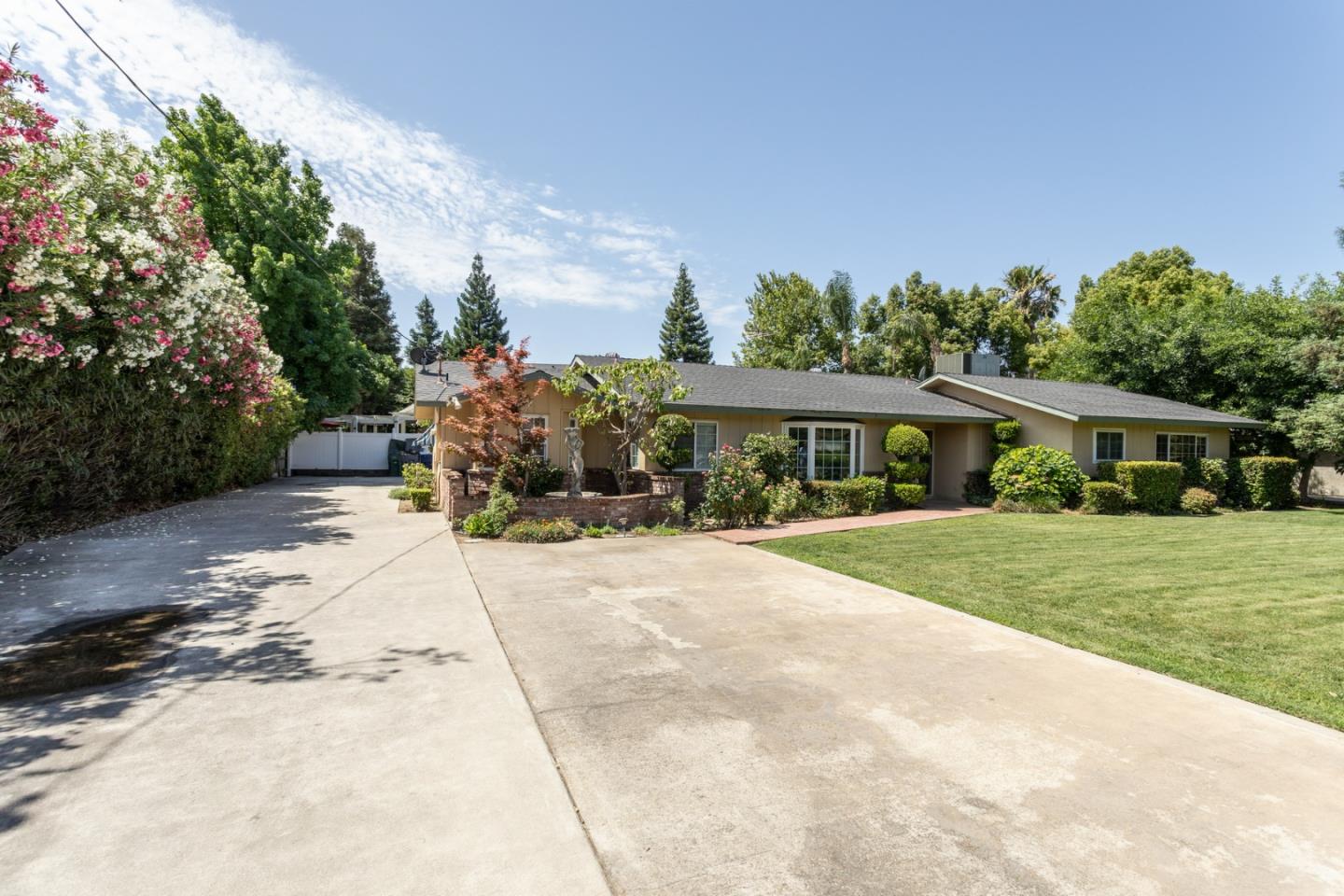 Clovis, California, 93611, United States, 4 Bedrooms Bedrooms, ,2 BathroomsBathrooms,Residential,For Sale,1907507