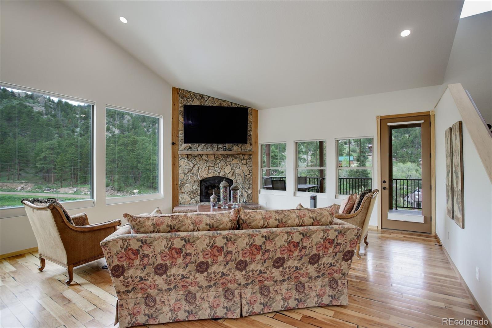 Lyons, Colorado, 80540, United States, 3 Bedrooms Bedrooms, ,1 BathroomBathrooms,Residential,For Sale,1942117
