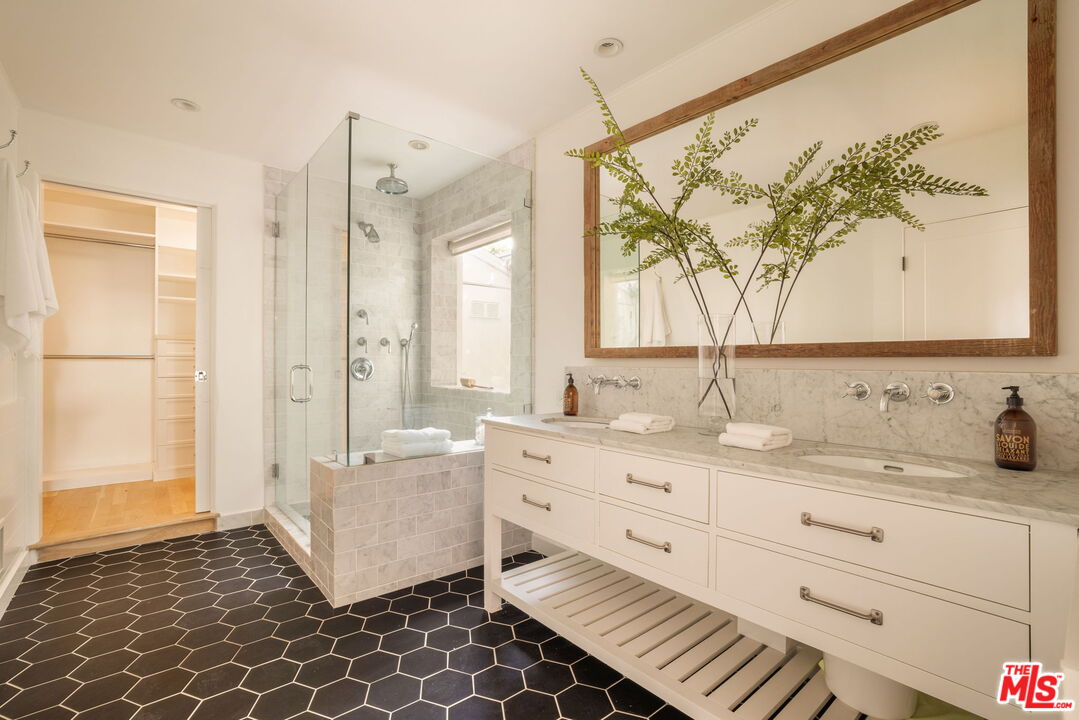 West Hollywood, California, 90048, United States, 3 Bedrooms Bedrooms, ,1 BathroomBathrooms,Residential,For Sale,1993483