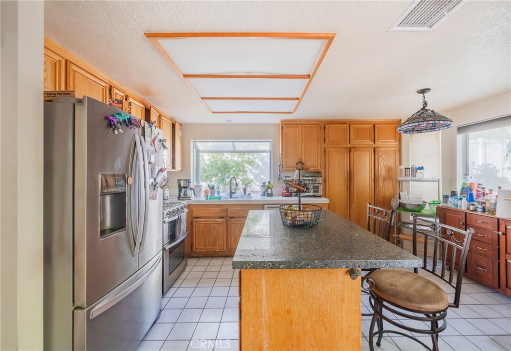 Riverside, California, 92503, United States, 3 Bedrooms Bedrooms, ,3 BathroomsBathrooms,Residential,For Sale,1906100