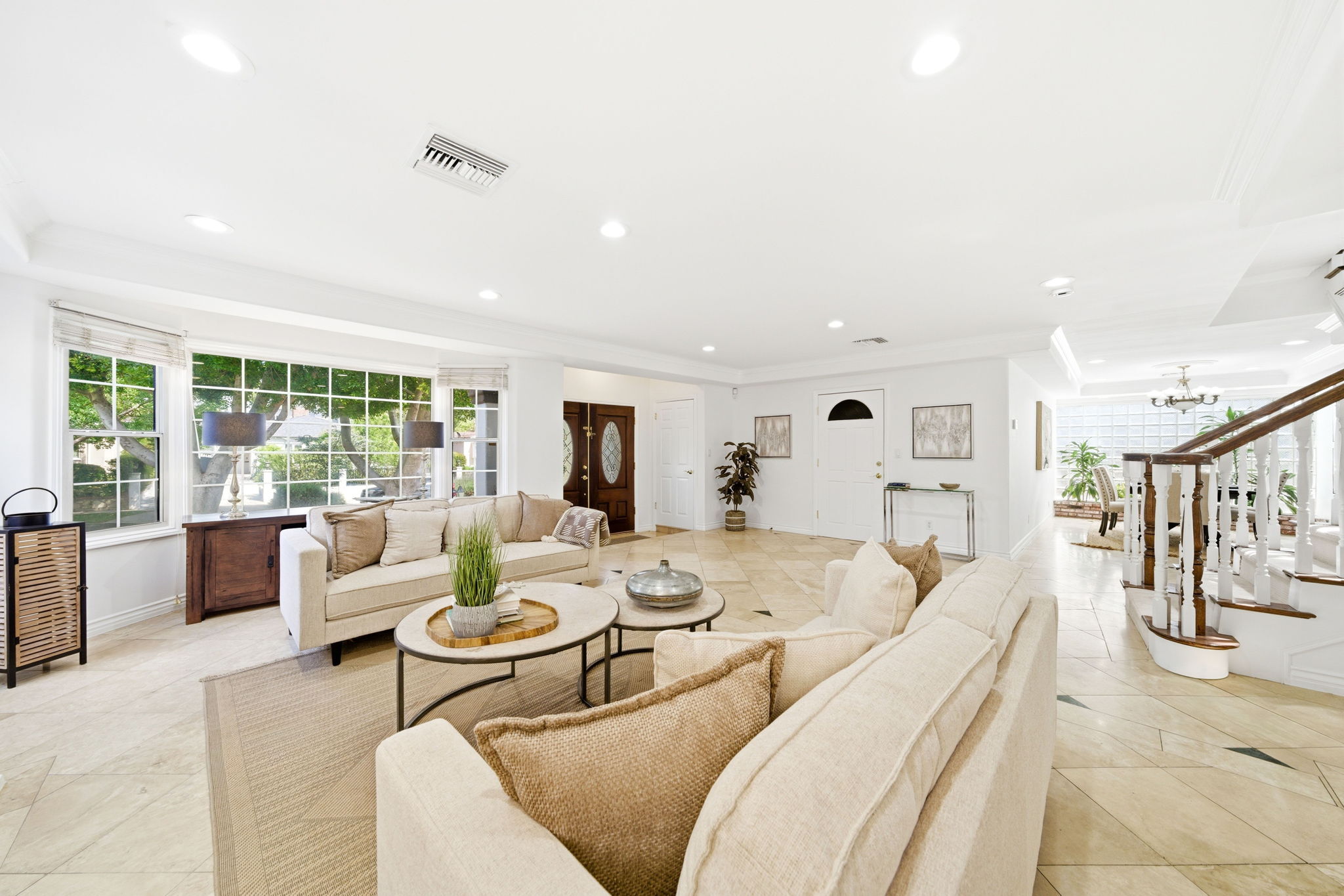  4115 Laurelgrove Ave - 物件實景
