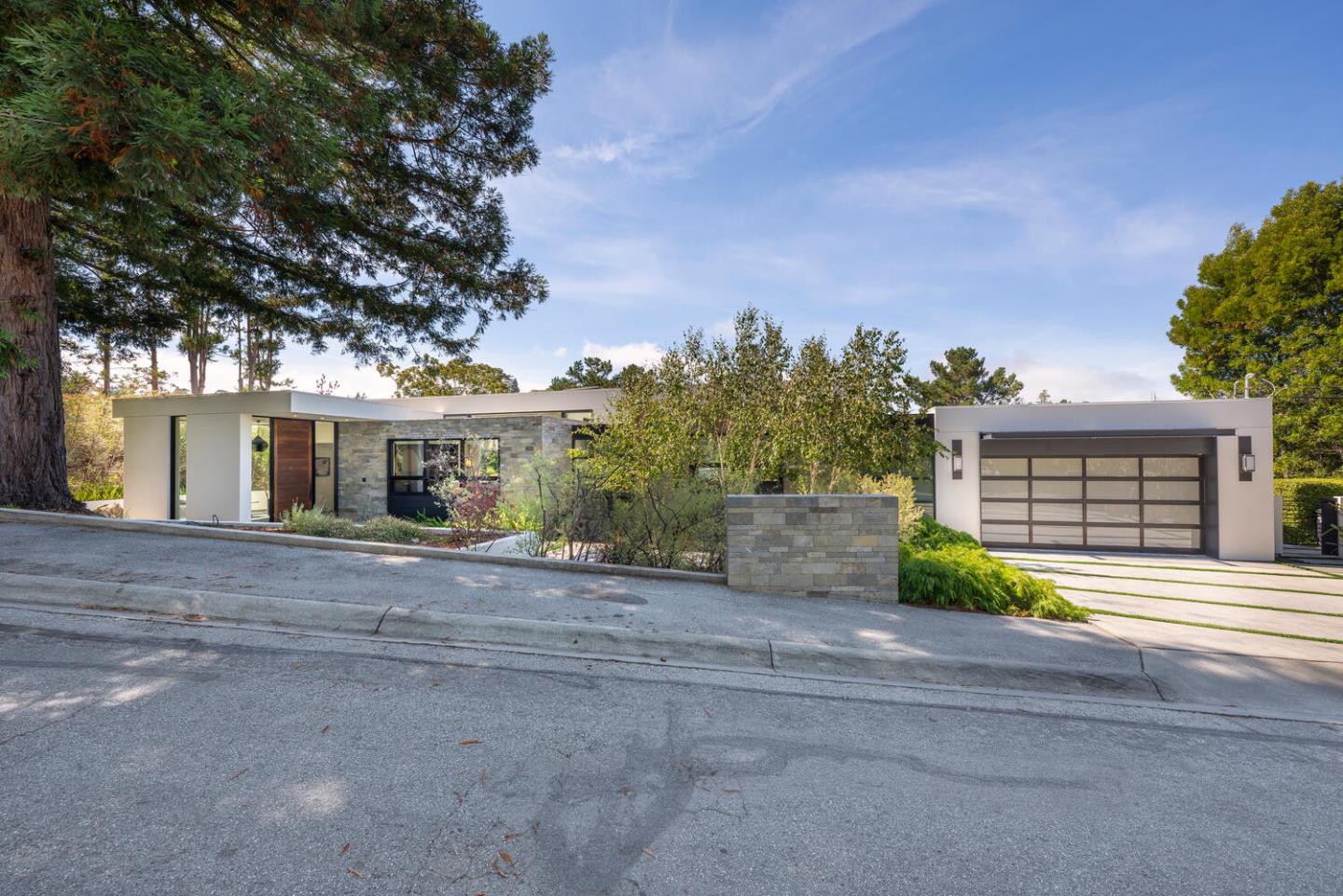 Hillsborough, California, 94010, United States, 4 Bedrooms Bedrooms, ,4 BathroomsBathrooms,Residential,For Sale,1940543