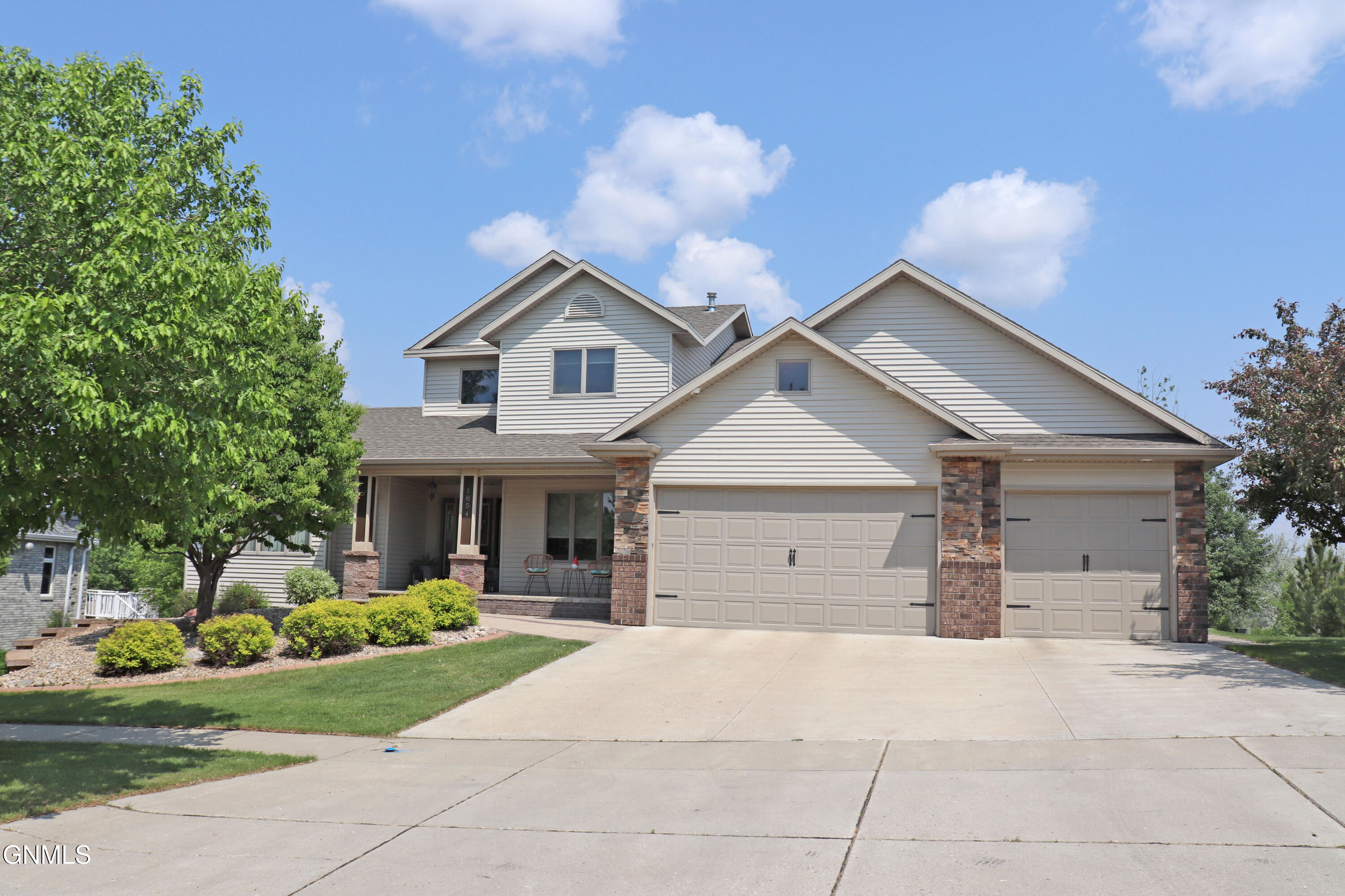 Bismarck, North Dakota, 58503, United States, 5 Bedrooms Bedrooms, ,2 BathroomsBathrooms,Residential,For Sale,2001566