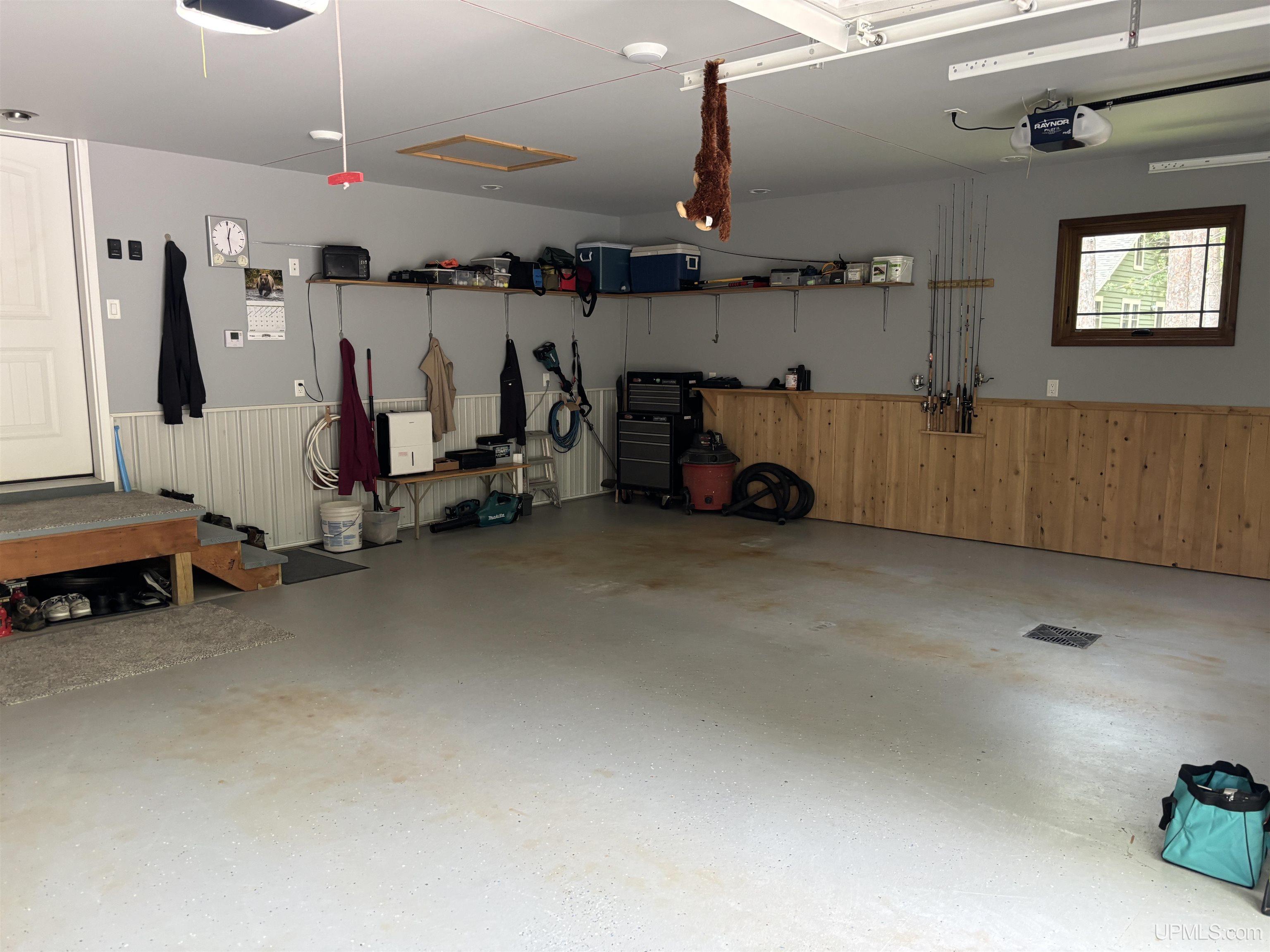 Marquette, Michigan, 49855, United States, 2 Bedrooms Bedrooms, ,4 BathroomsBathrooms,Residential,For Sale,1892873