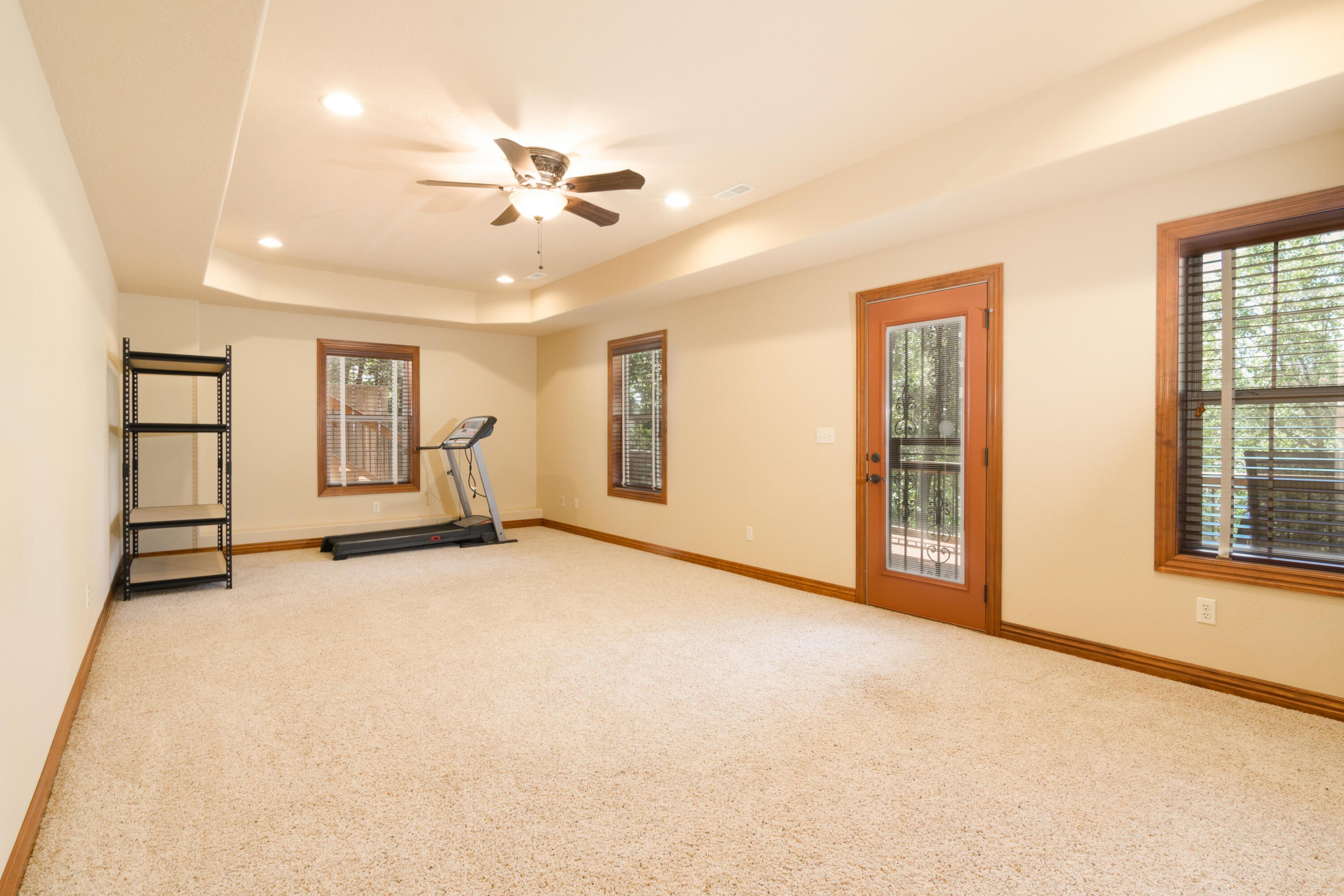 Walnut Shade, Missouri, 65771, United States, 6 Bedrooms Bedrooms, ,5 BathroomsBathrooms,Residential,For Sale,1975828