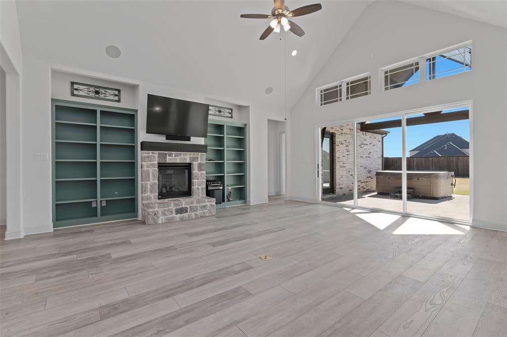 Shady Shores, Texas, 76208, United States, 4 Bedrooms Bedrooms, ,4 BathroomsBathrooms,Residential,For Sale,1983934