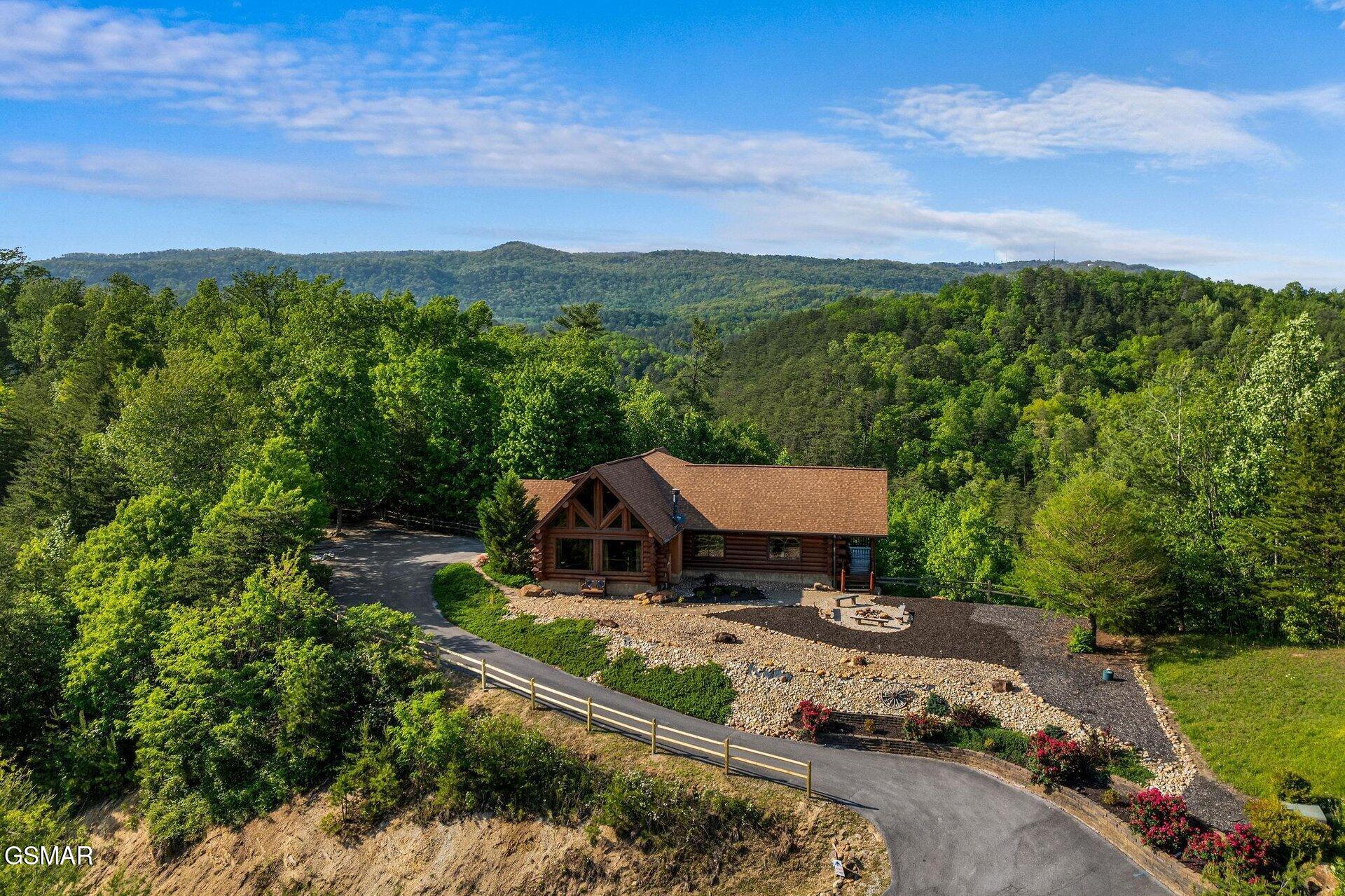 Sevierville, Tennessee, 37876, United States, 3 Bedrooms Bedrooms, ,5 BathroomsBathrooms,Residential,For Sale,1976203