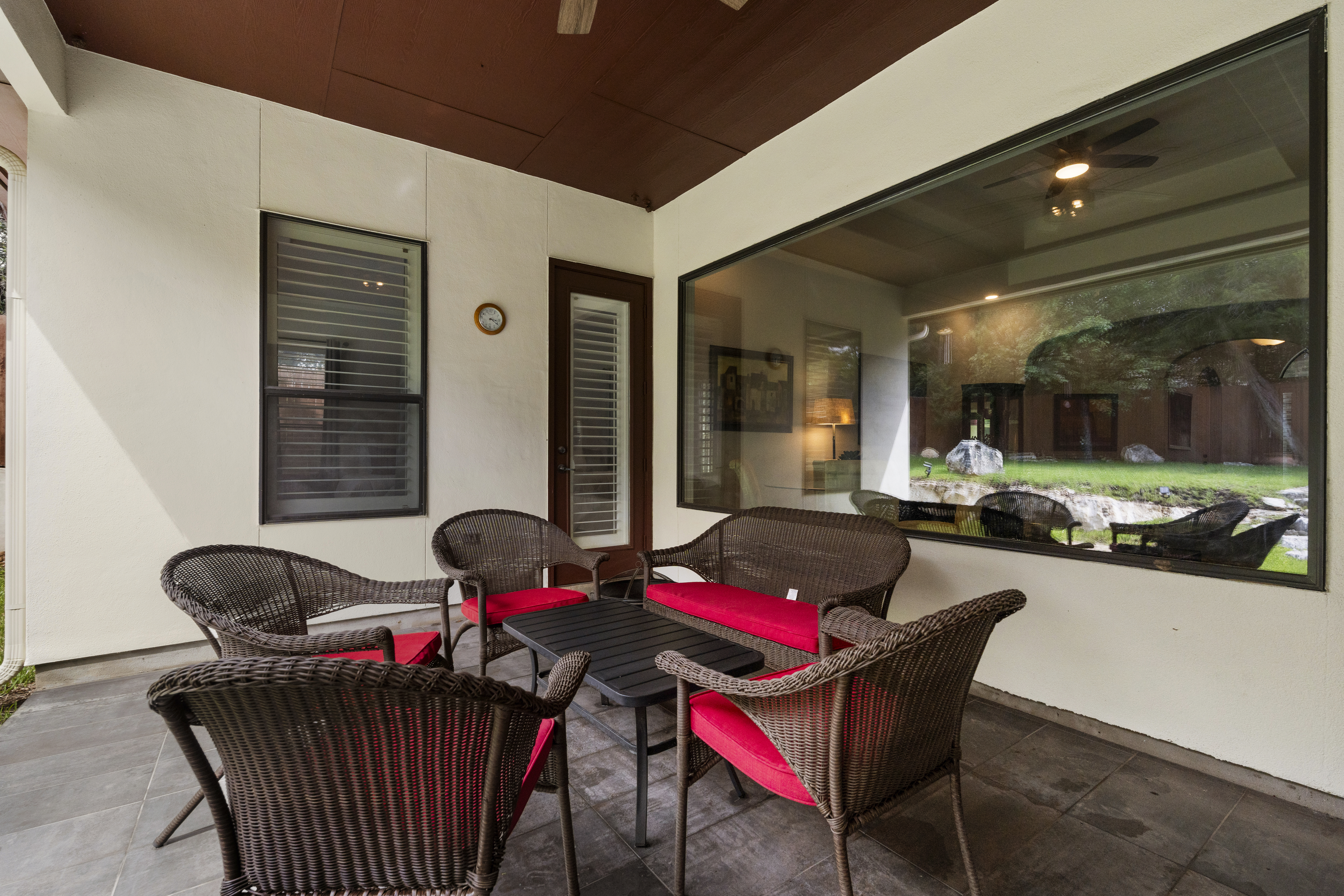  Remodeled Estate Living in Rogers Ranch - 物件實景