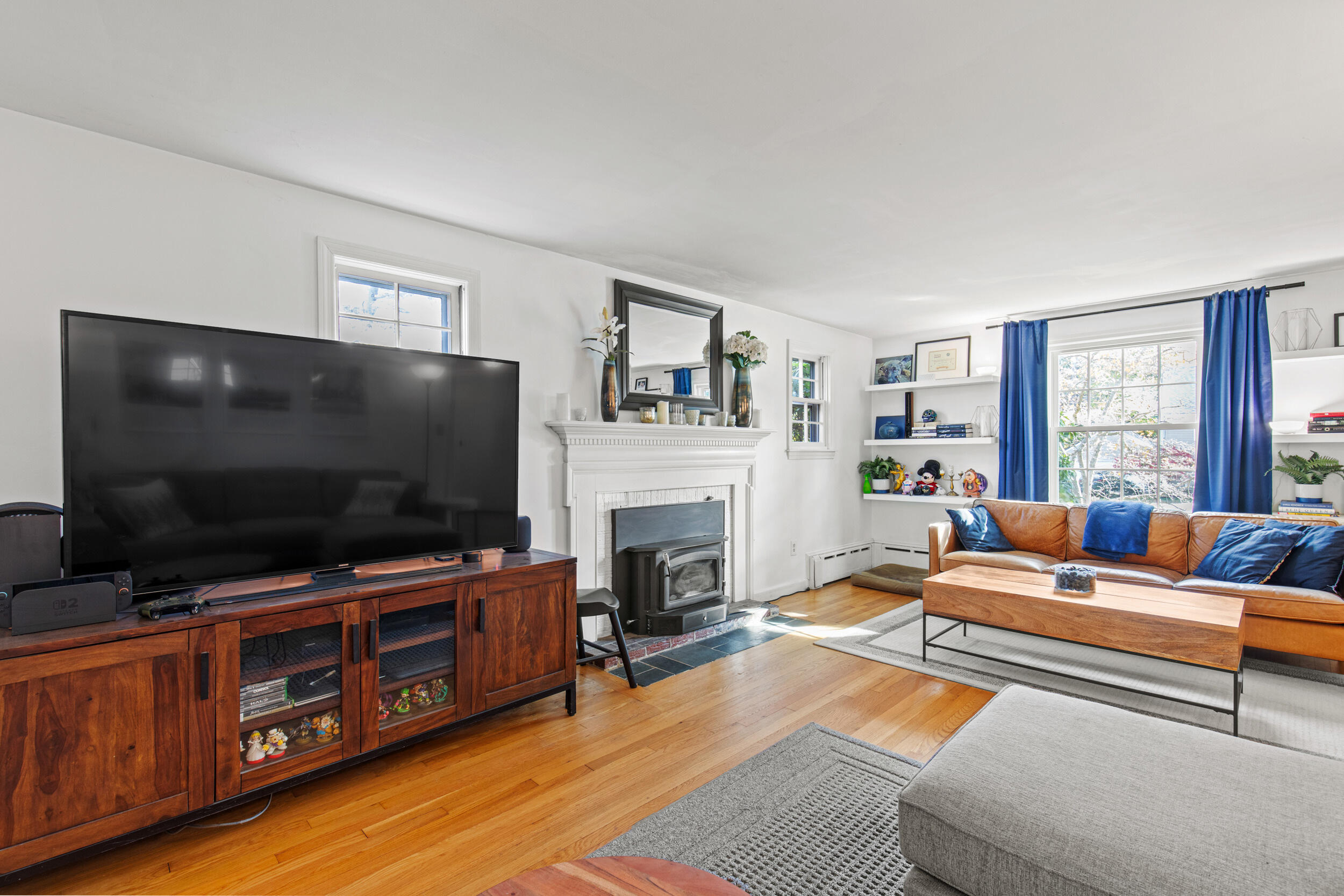 Portland, Maine, 04103, United States, 4 Bedrooms Bedrooms, ,2 BathroomsBathrooms,Residential,For Sale,1988552