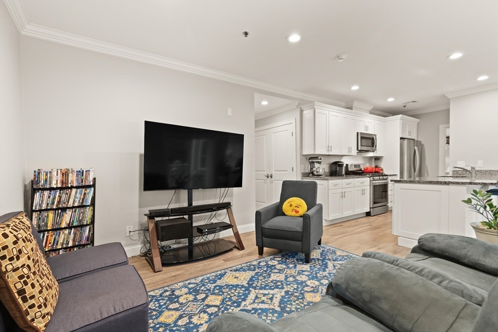 Holbrook, Massachusetts, 02343, United States, 2 Bedrooms Bedrooms, ,2 BathroomsBathrooms,Residential,For Sale,1957151