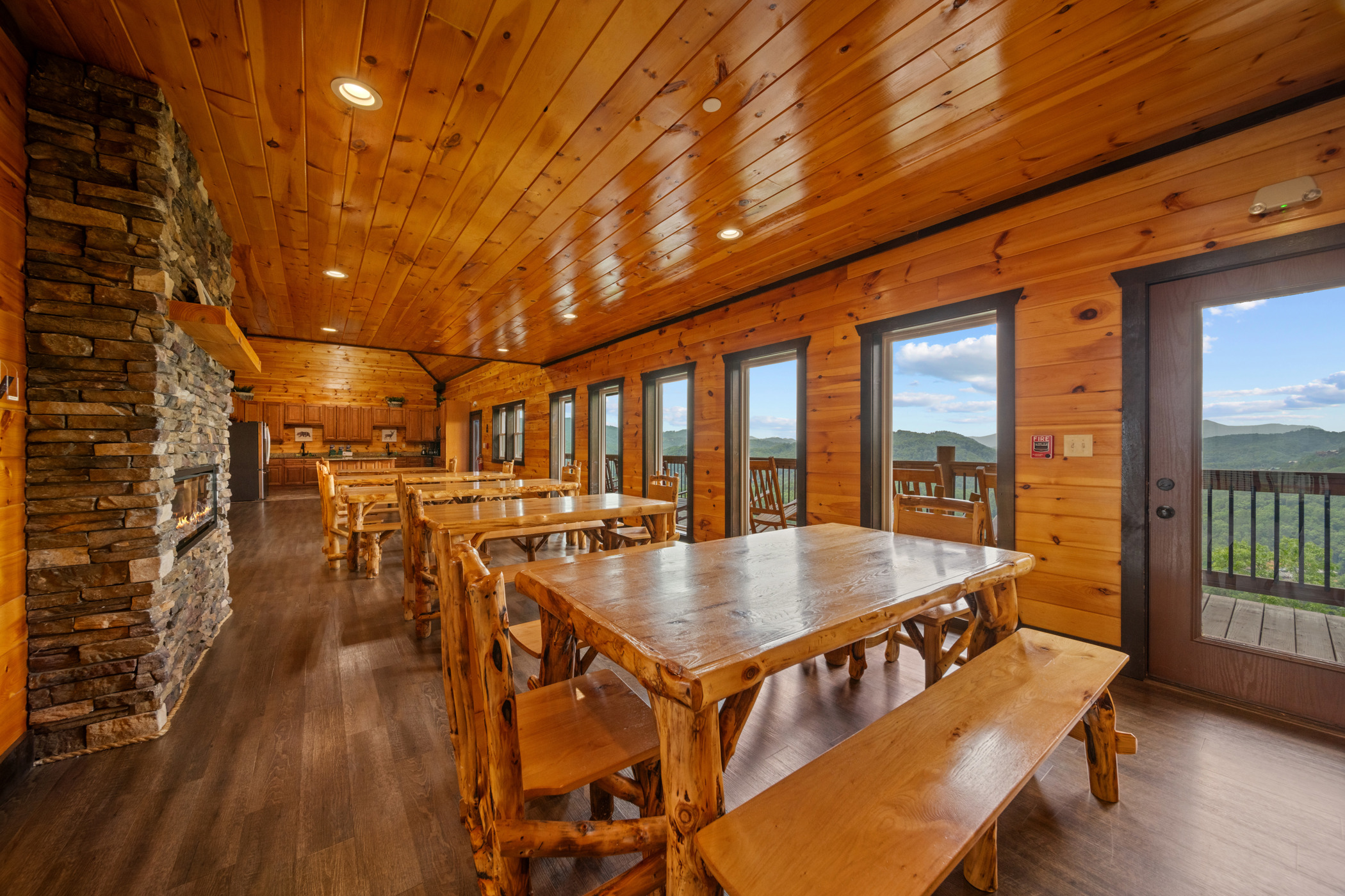 Pigeon Forge, Tennessee, 37863, United States, 12 Bedrooms Bedrooms, ,14 BathroomsBathrooms,Residential,For Sale,1923197